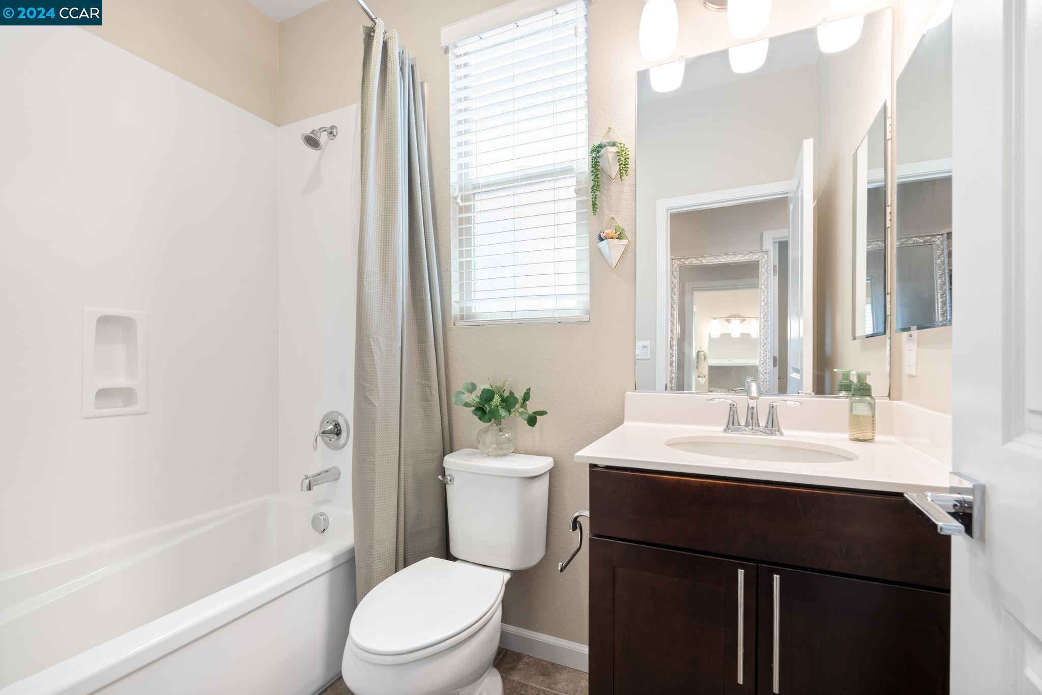 Detail Gallery Image 26 of 38 For 2899 Patcham Cmn, Livermore,  CA 94550 - 4 Beds | 3/1 Baths