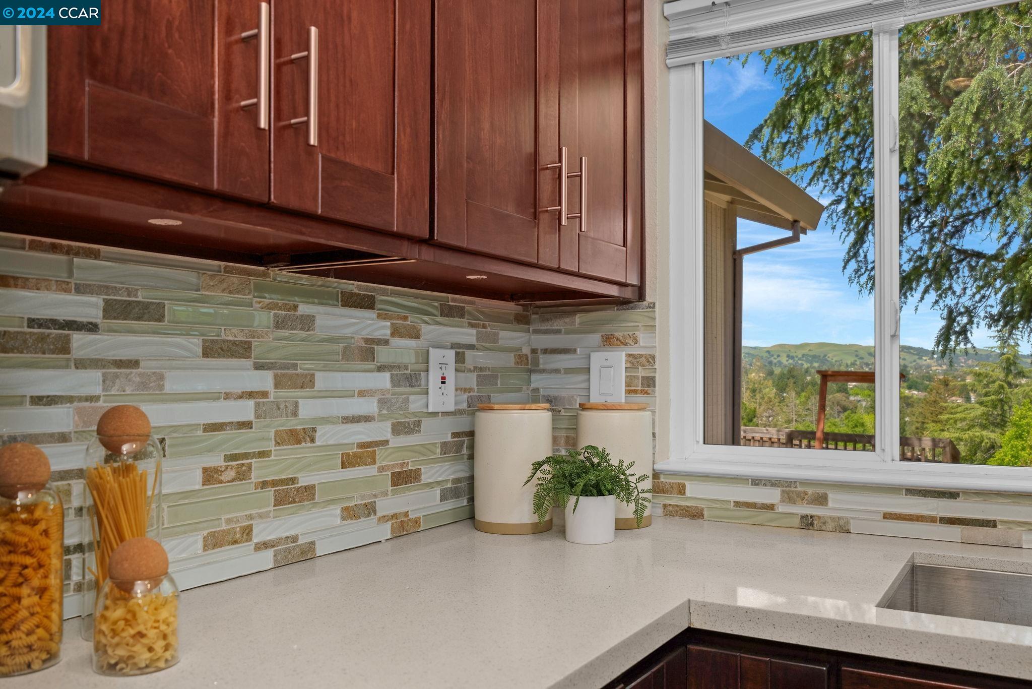 Detail Gallery Image 16 of 55 For 225 Holiday Hills Dr, Martinez,  CA 94553 - 4 Beds | 2 Baths