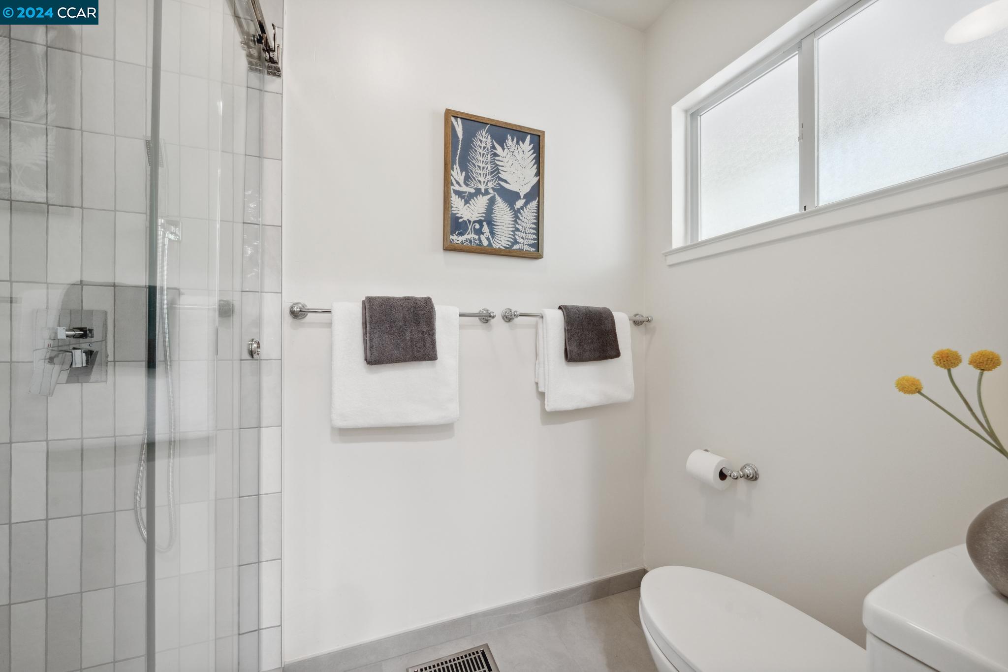 Detail Gallery Image 24 of 40 For 1738 Indian Way, Oakland,  CA 94611 - 3 Beds | 2 Baths