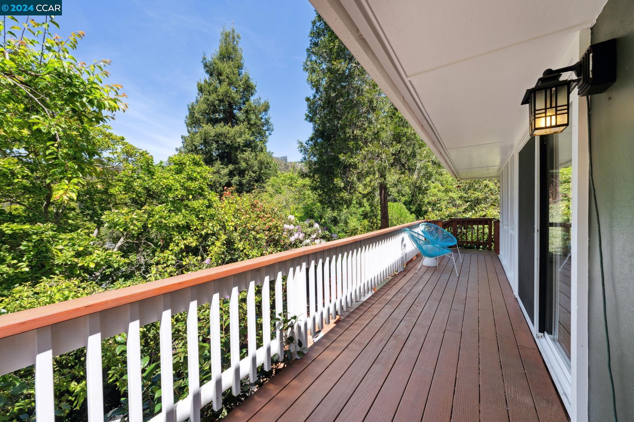 Detail Gallery Image 27 of 41 For 1738 Indian Way, Oakland,  CA 94611 - 3 Beds | 2 Baths