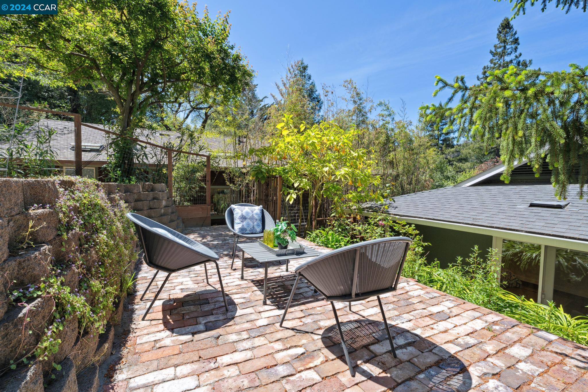 Detail Gallery Image 35 of 40 For 1738 Indian Way, Oakland,  CA 94611 - 3 Beds | 2 Baths