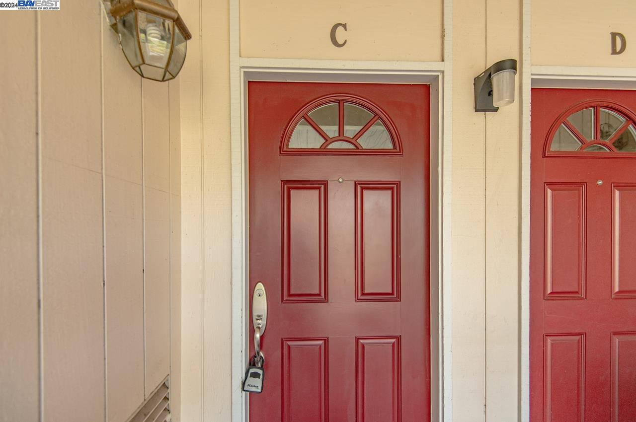 Detail Gallery Image 2 of 27 For 829 Division St #C,  Pleasanton,  CA 94566-6572 - 1 Beds | 1 Baths