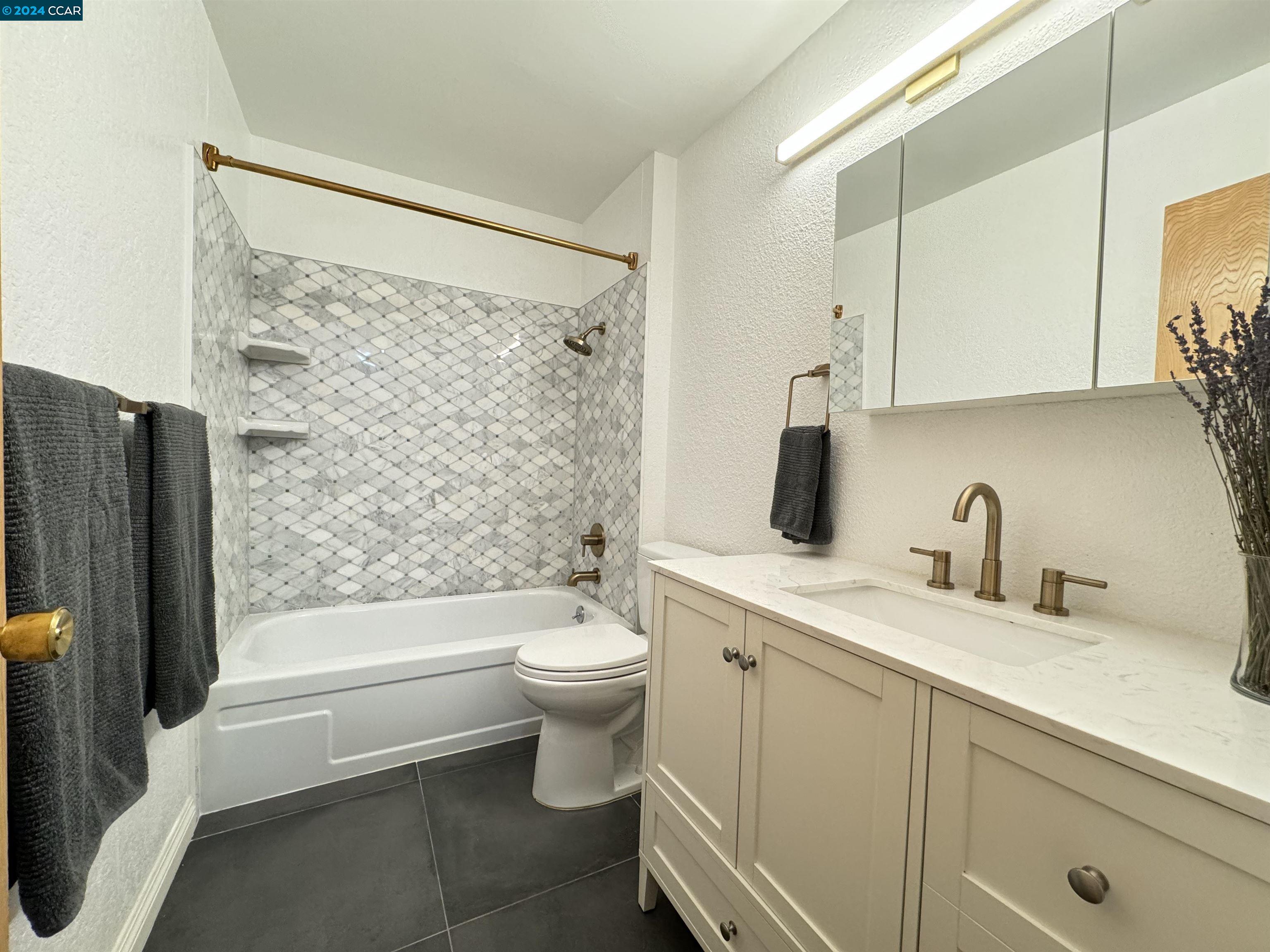 Detail Gallery Image 15 of 18 For 2145 Donald Dr #1,  Moraga,  CA 94556 - 2 Beds | 2 Baths