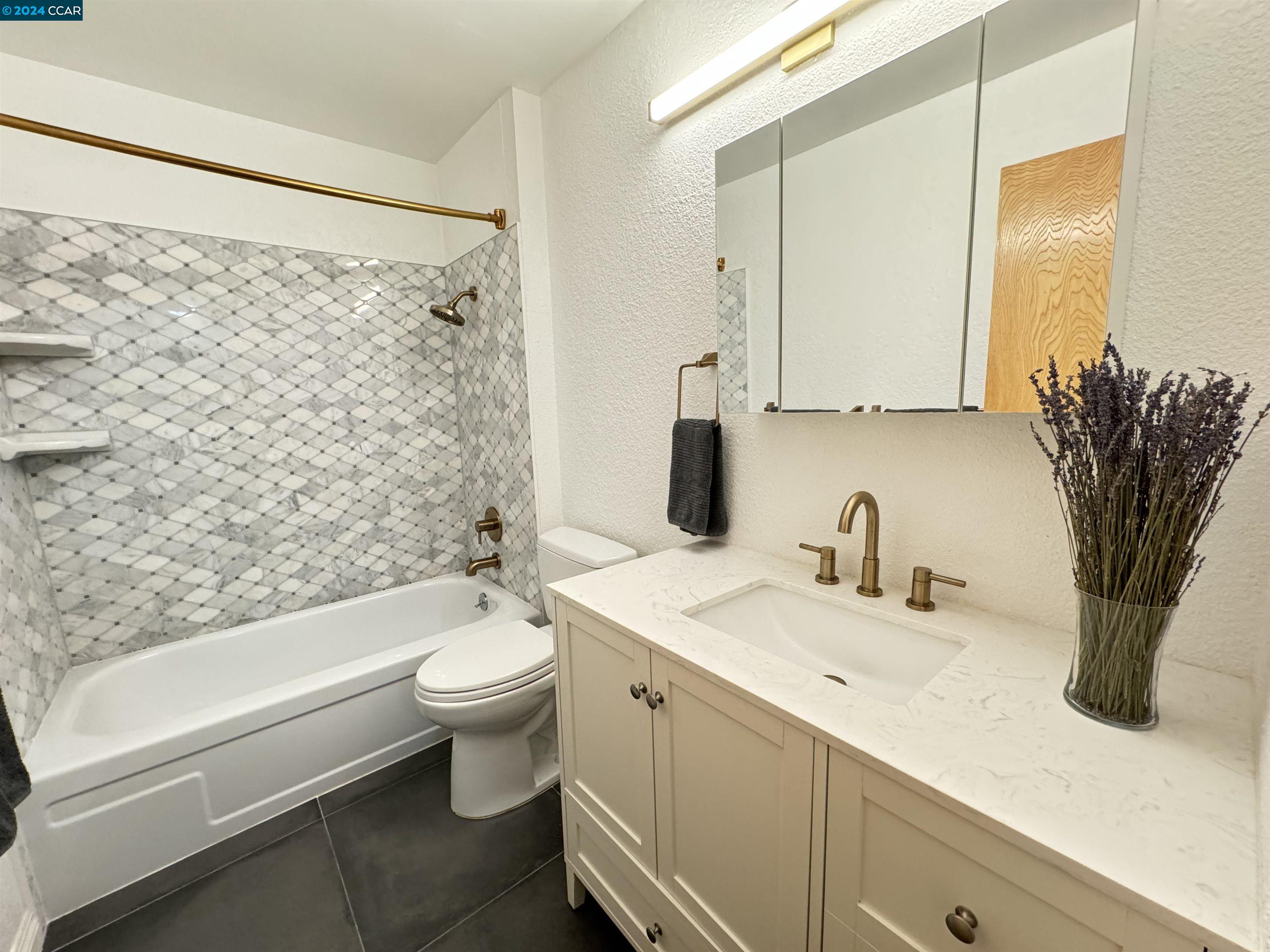 Detail Gallery Image 16 of 18 For 2145 Donald Dr #1,  Moraga,  CA 94556 - 2 Beds | 2 Baths