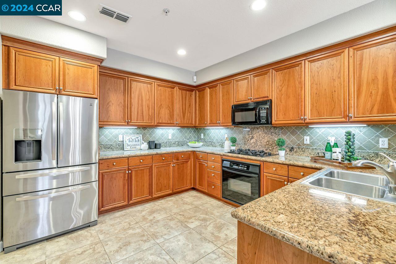 Detail Gallery Image 11 of 48 For 1513 Arianna Ln, San Ramon,  CA 94582 - 3 Beds | 2/1 Baths