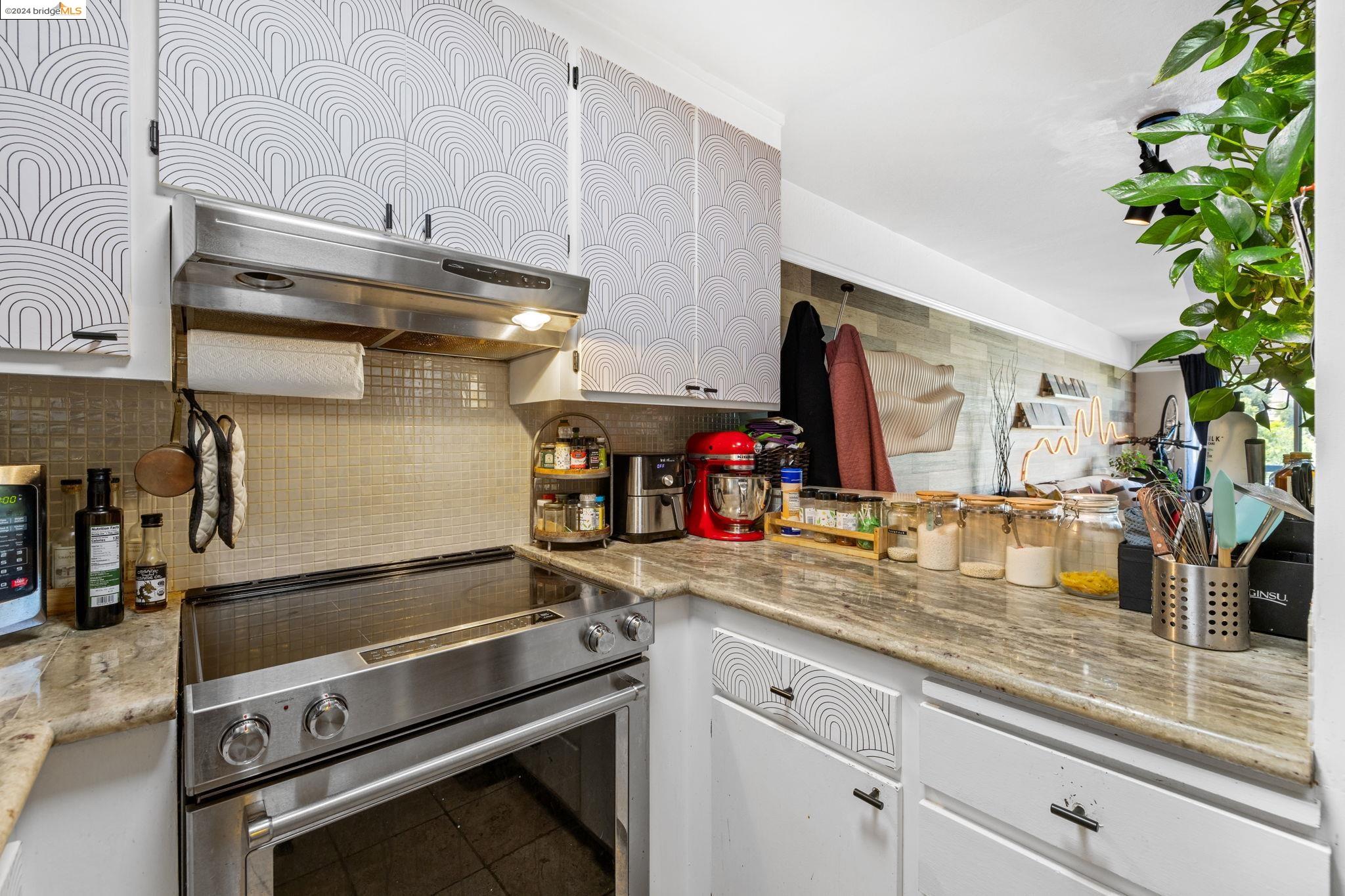 Detail Gallery Image 14 of 34 For 696 Athol Ave #202,  Oakland,  CA 94610 - 1 Beds | 1 Baths
