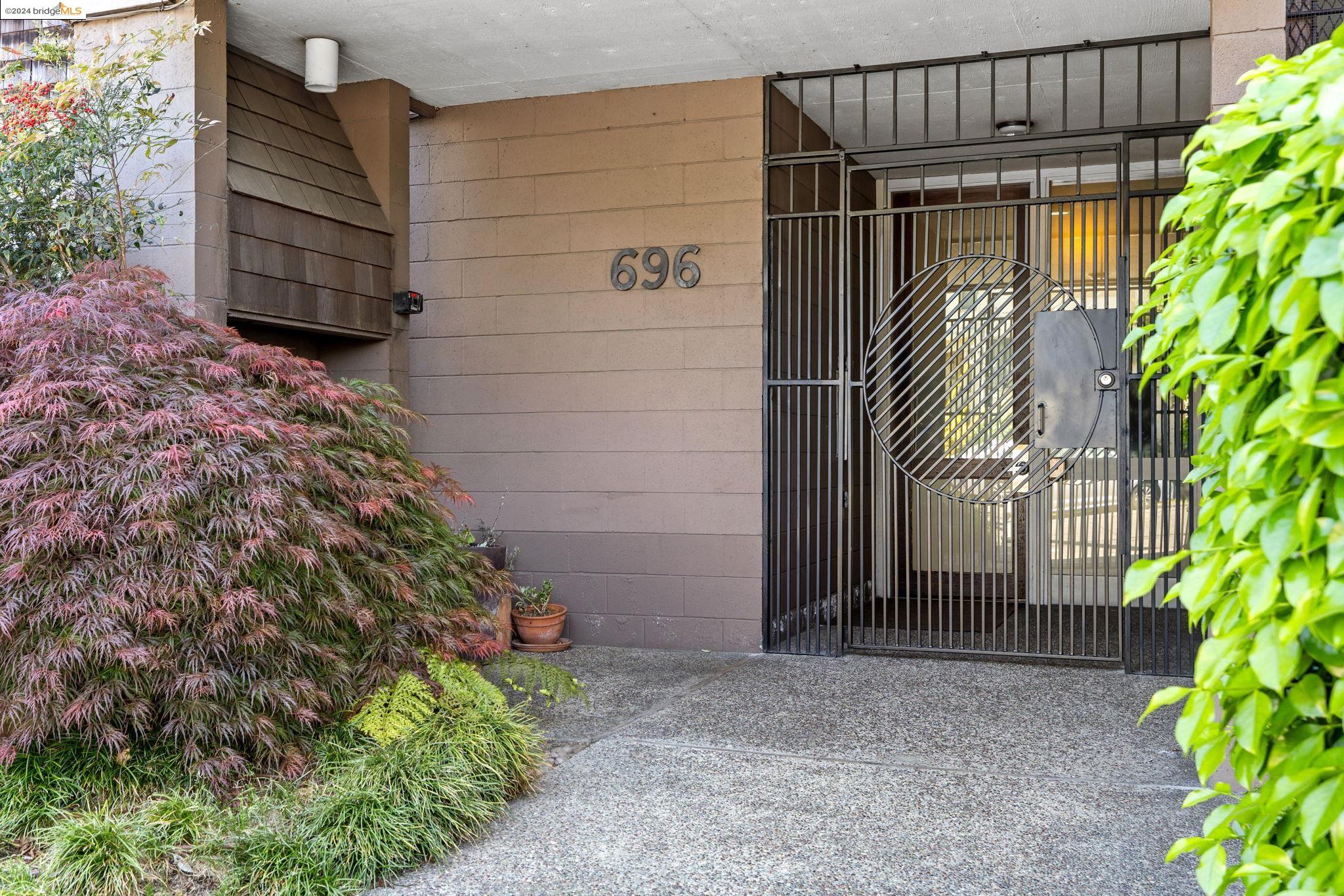 Detail Gallery Image 28 of 34 For 696 Athol Ave #202,  Oakland,  CA 94610 - 1 Beds | 1 Baths