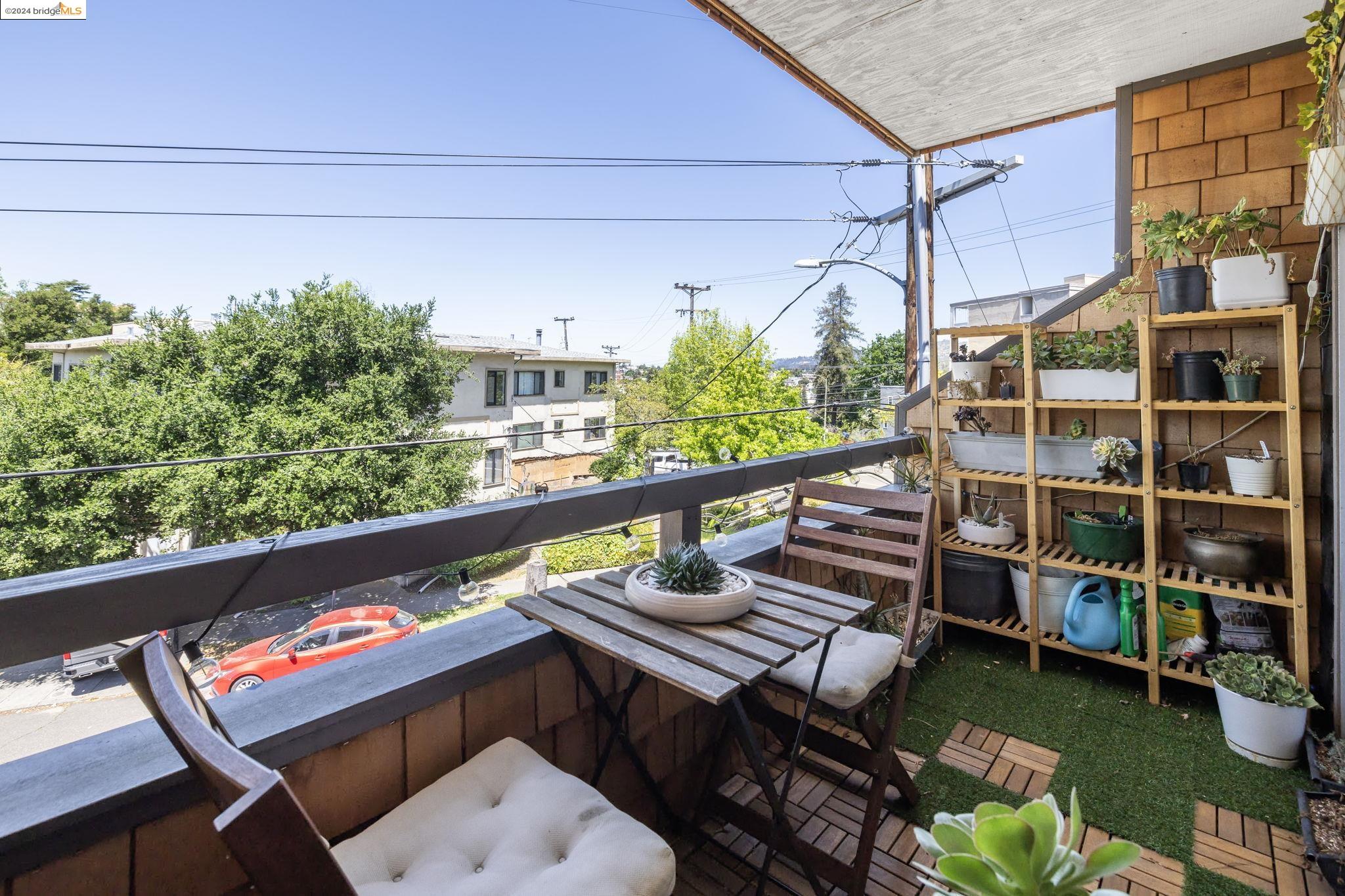 Detail Gallery Image 9 of 34 For 696 Athol Ave #202,  Oakland,  CA 94610 - 1 Beds | 1 Baths