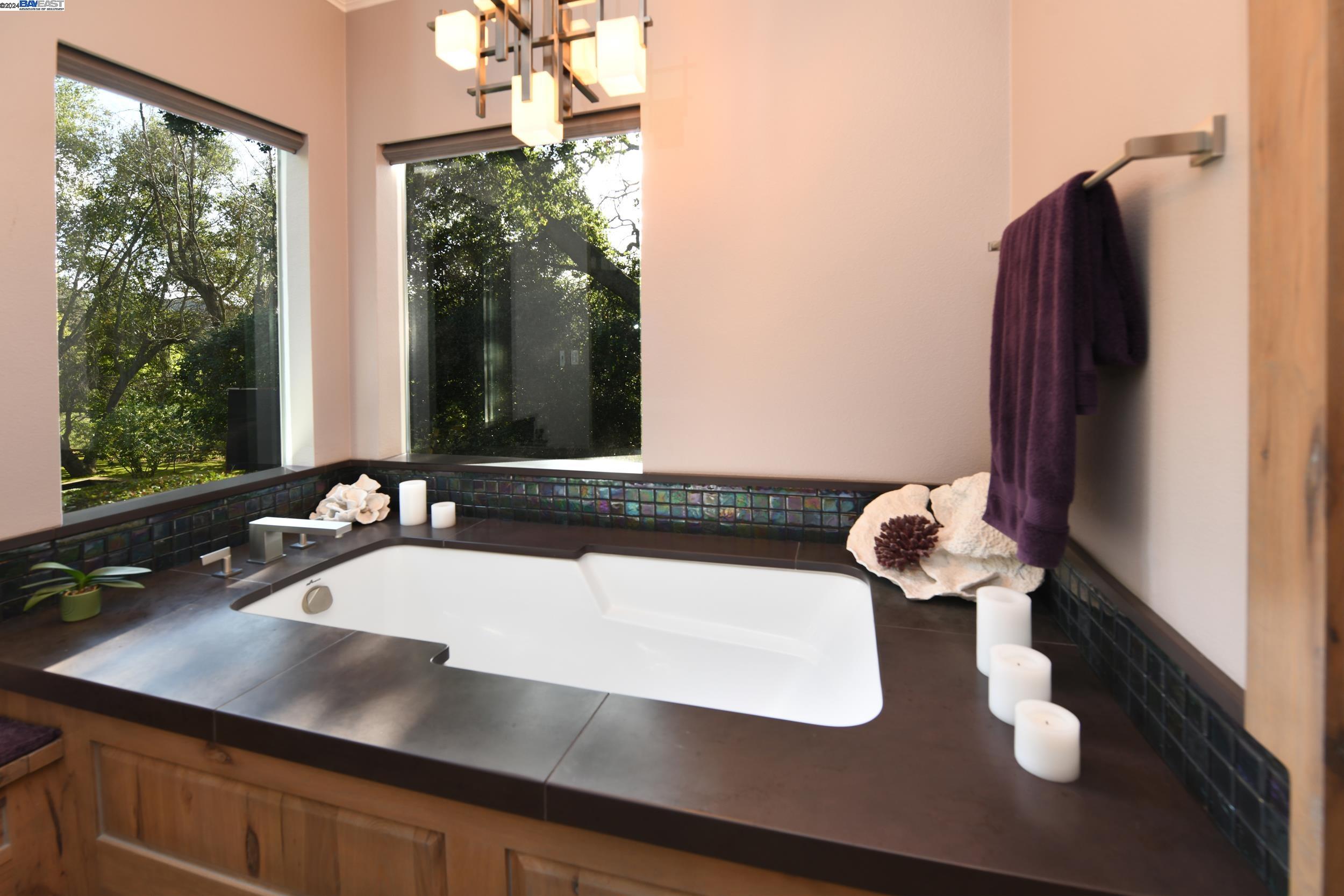 Detail Gallery Image 21 of 33 For 895 Gail Ct, Walnut Creek,  CA 94598 - 6 Beds | 3/1 Baths