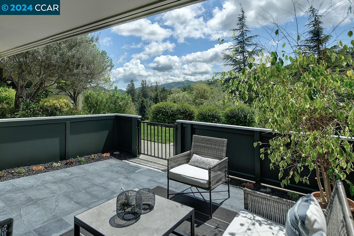 Detail Gallery Image 3 of 48 For 2316 Pine Knoll Dr #4,  Walnut Creek,  CA 94595 - 2 Beds | 2 Baths