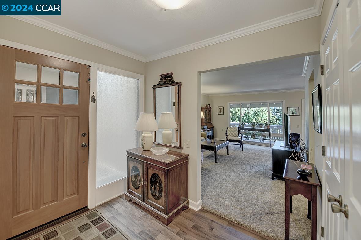 Detail Gallery Image 2 of 42 For 1300 Canyonwood Ct #7,  Walnut Creek,  CA 94595 - 2 Beds | 1 Baths