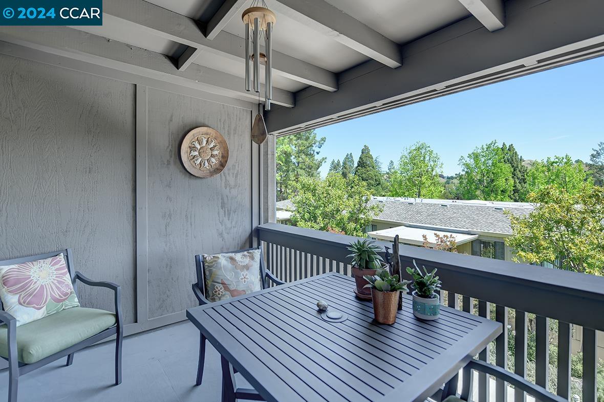 Detail Gallery Image 11 of 42 For 1300 Canyonwood Ct #7,  Walnut Creek,  CA 94595 - 2 Beds | 1 Baths