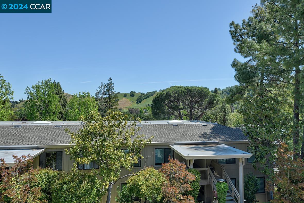 Detail Gallery Image 12 of 42 For 1300 Canyonwood Ct #7,  Walnut Creek,  CA 94595 - 2 Beds | 1 Baths