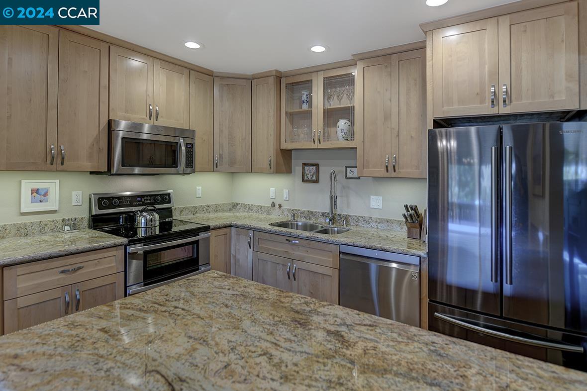 Detail Gallery Image 7 of 42 For 1300 Canyonwood Ct #7,  Walnut Creek,  CA 94595 - 2 Beds | 1 Baths