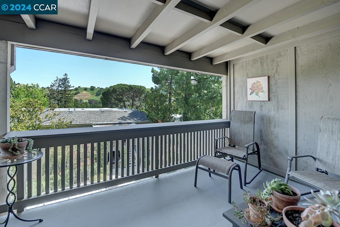 Detail Gallery Image 10 of 42 For 1300 Canyonwood Ct #7,  Walnut Creek,  CA 94595 - 2 Beds | 1 Baths