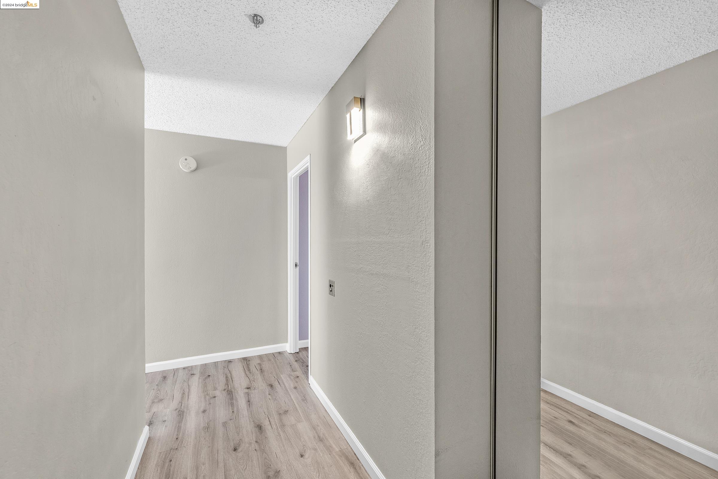Detail Gallery Image 2 of 29 For 555 Pierce St #909,  Albany,  CA 94706 - 2 Beds | 2 Baths