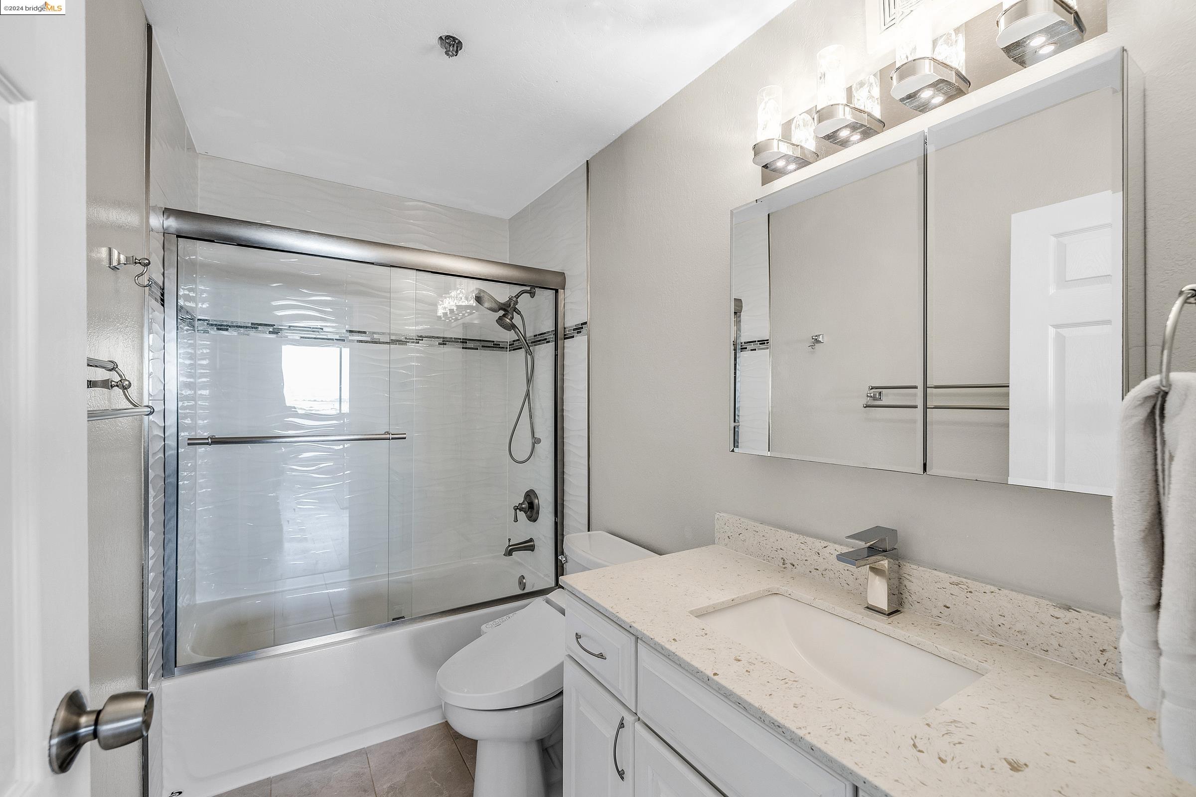 Detail Gallery Image 14 of 29 For 555 Pierce St #909,  Albany,  CA 94706 - 2 Beds | 2 Baths