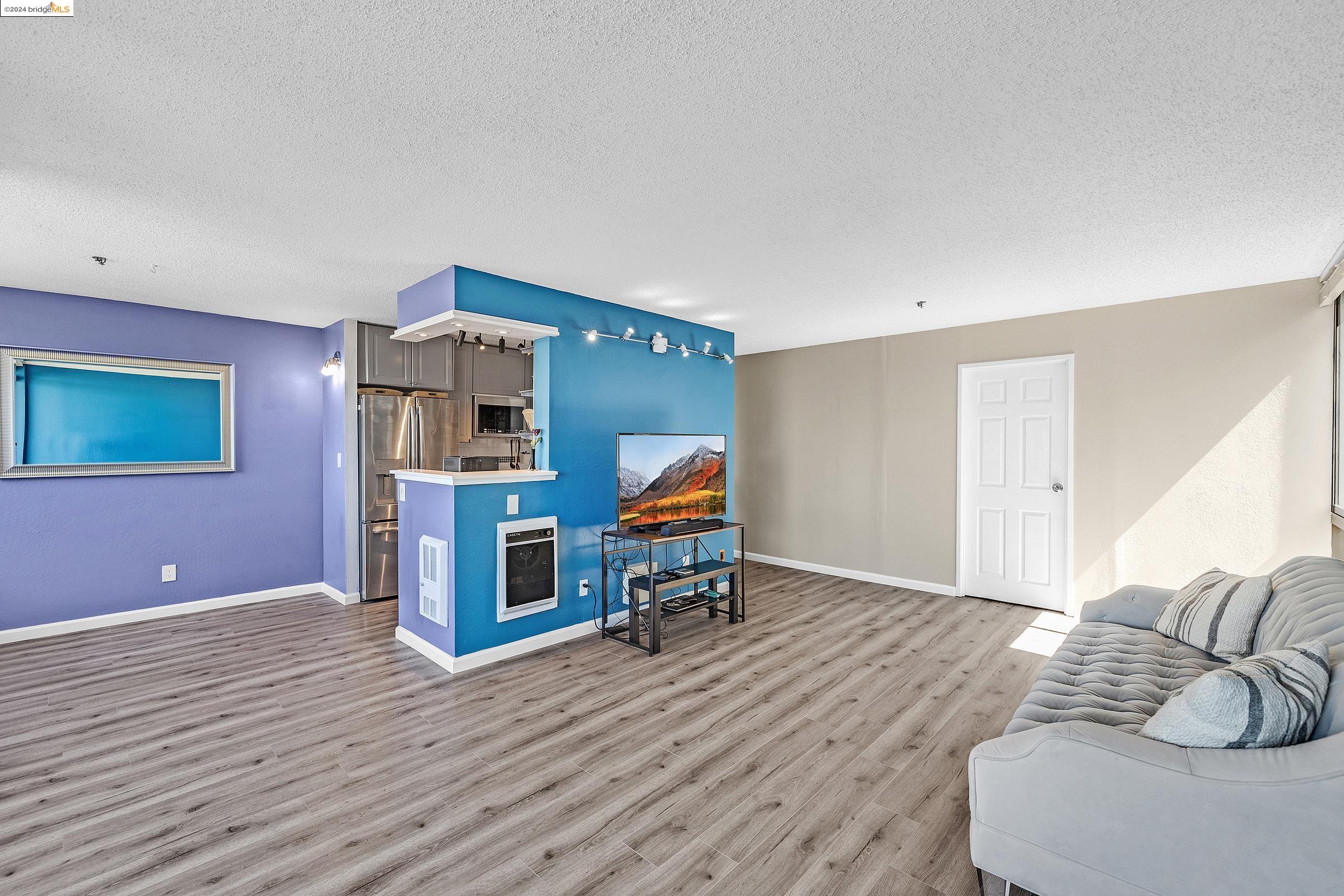 Detail Gallery Image 17 of 29 For 555 Pierce St #909,  Albany,  CA 94706 - 2 Beds | 2 Baths