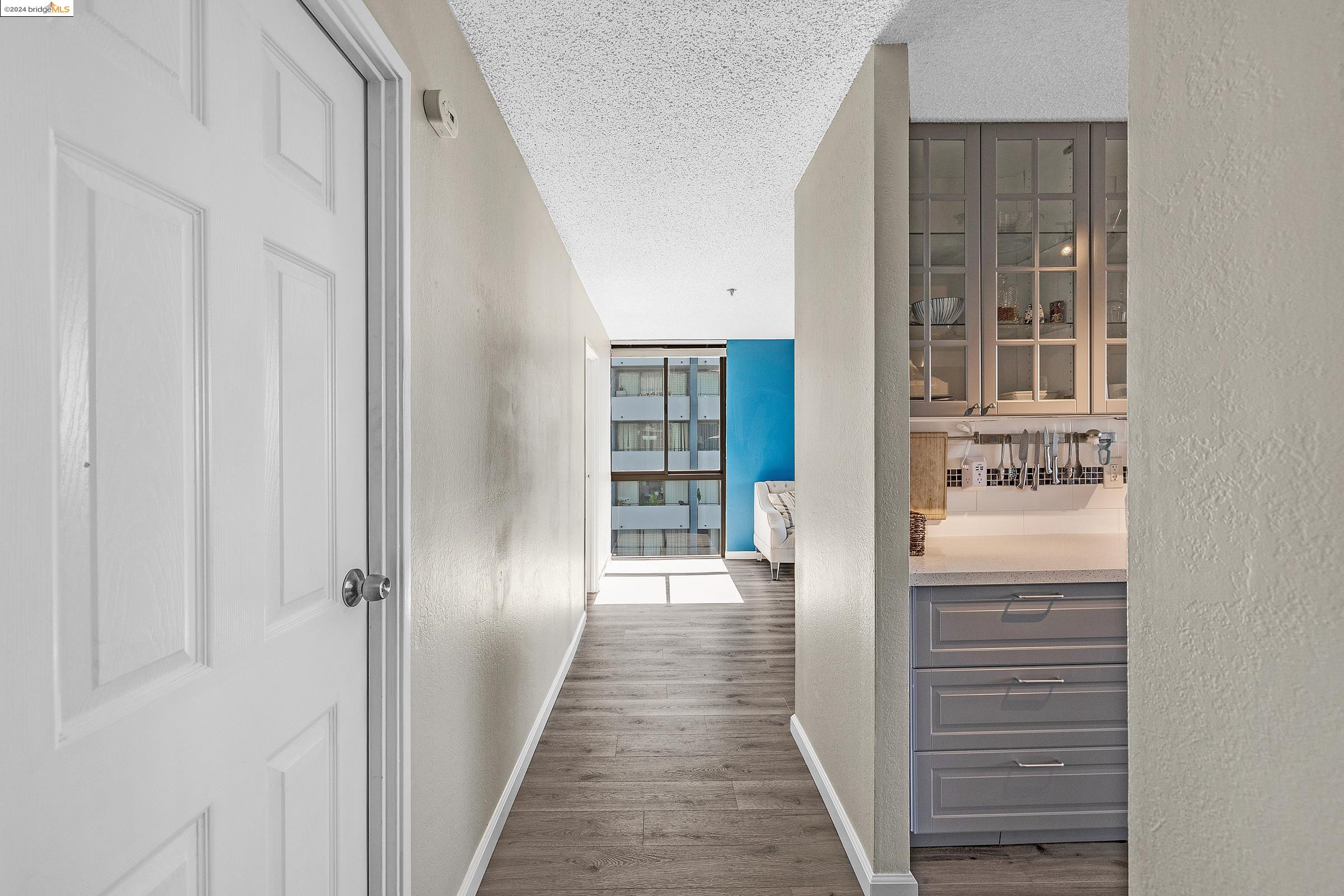 Detail Gallery Image 3 of 29 For 555 Pierce St #909,  Albany,  CA 94706 - 2 Beds | 2 Baths