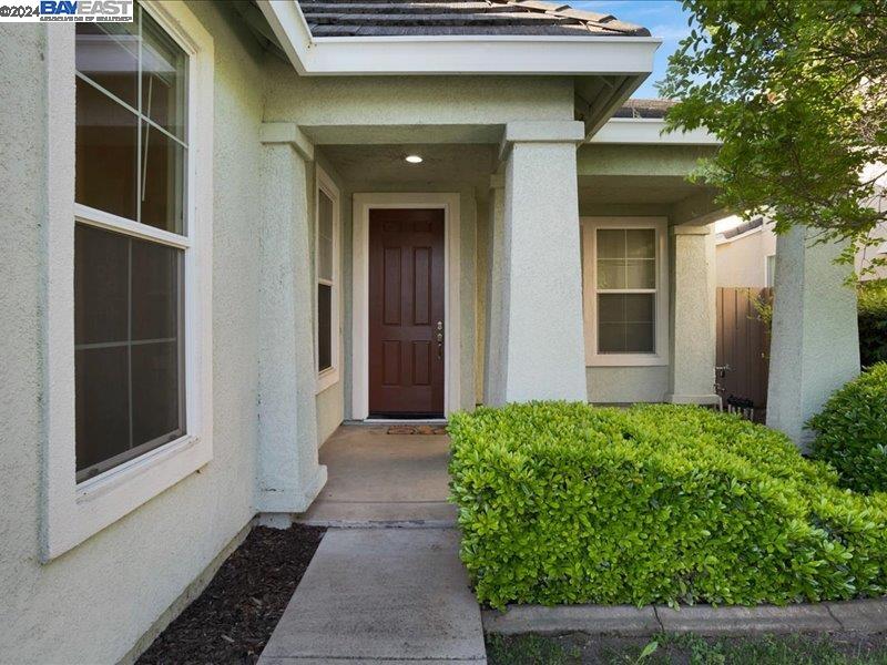 Detail Gallery Image 3 of 23 For 1922 Dawnelle Way, Sacramento,  CA 95835 - 3 Beds | 2 Baths