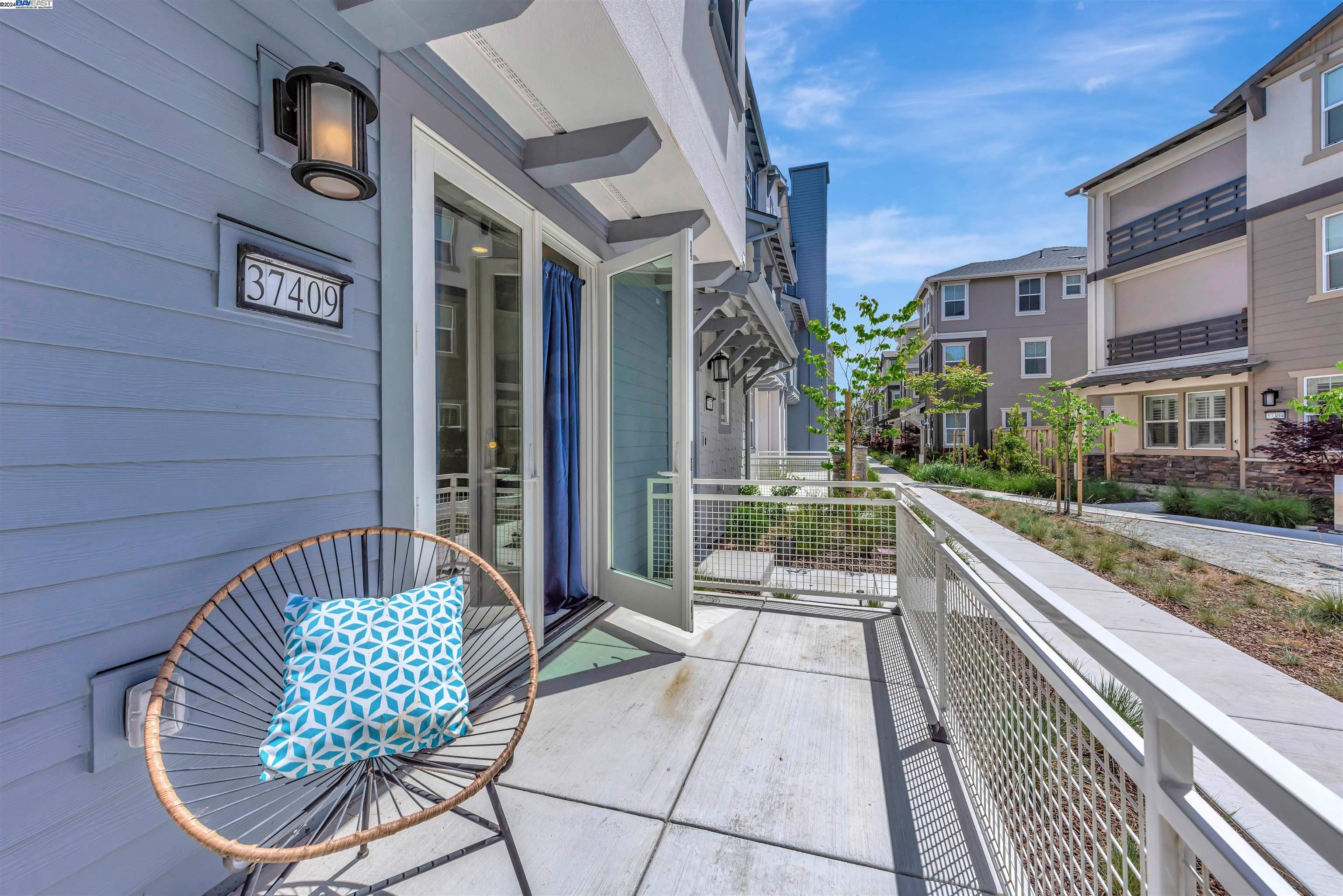 More Details about MLS # 41058642 : 37409 BOWLINE ROAD