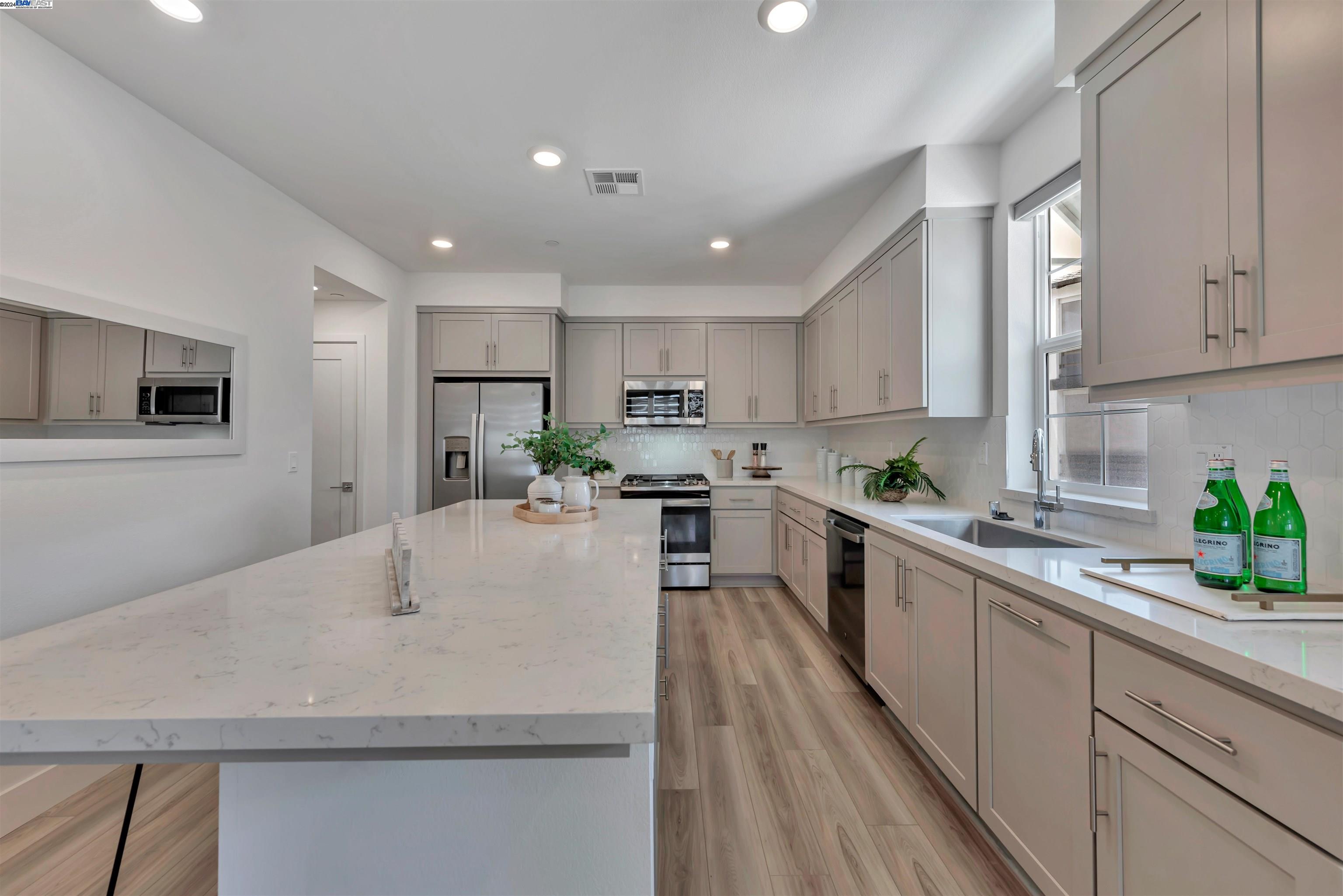 Photo #6: 41058642 Listing 