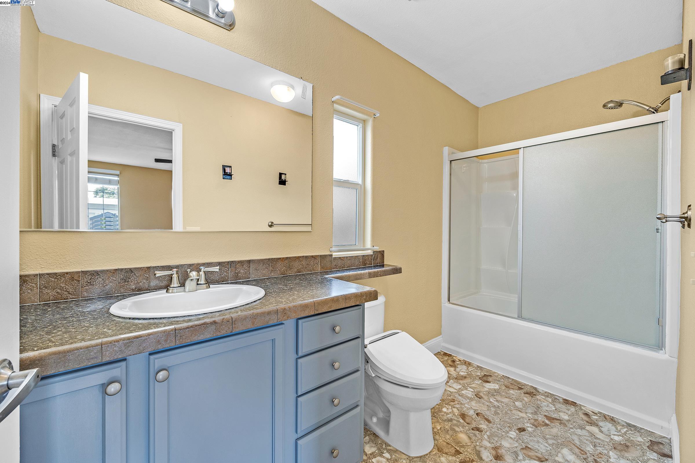 Detail Gallery Image 30 of 32 For 1441 Macatera Ave #252,  Hayward,  CA 94544-6232 - 3 Beds | 2 Baths