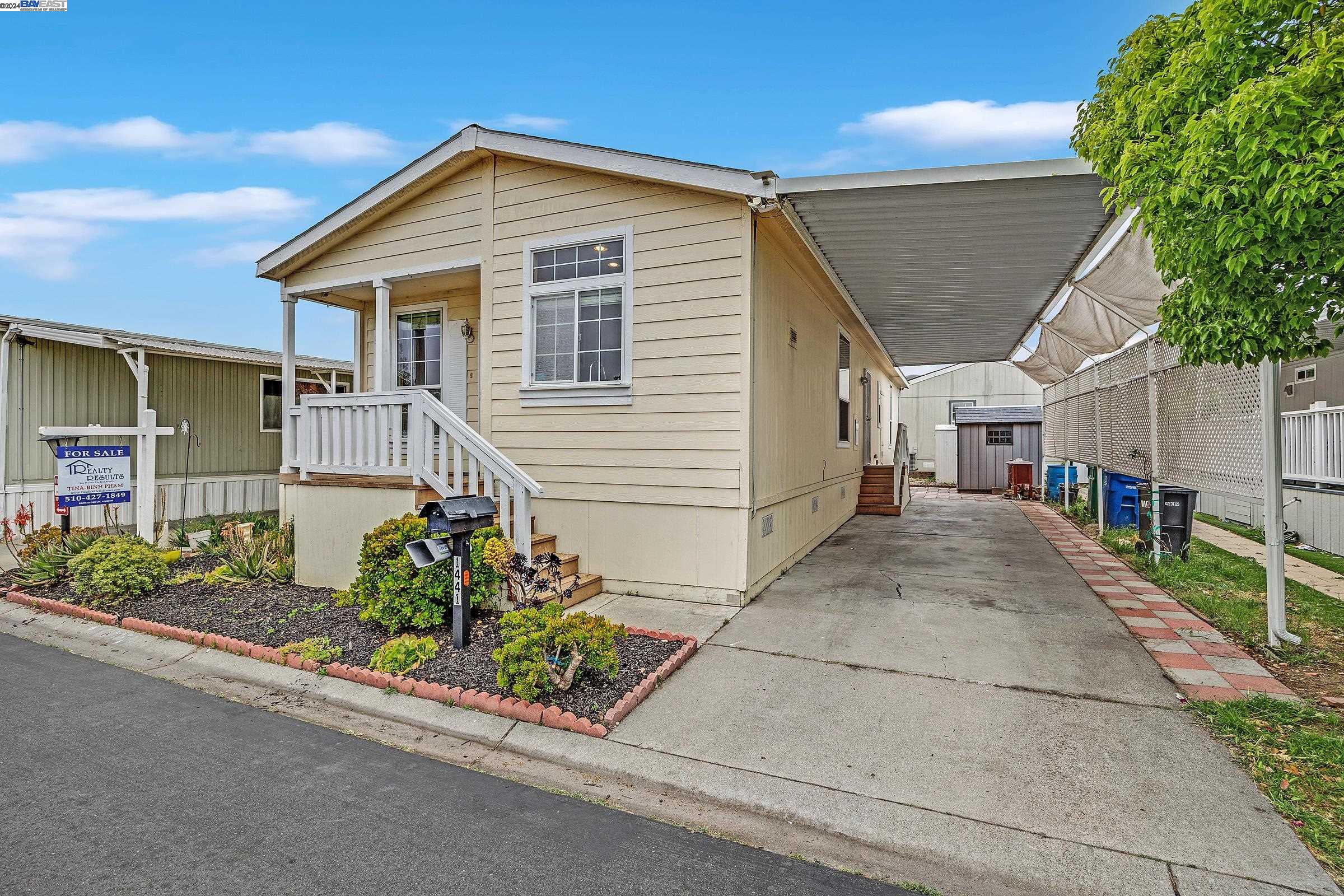 Detail Gallery Image 5 of 32 For 1441 Macatera Ave #252,  Hayward,  CA 94544-6232 - 3 Beds | 2 Baths