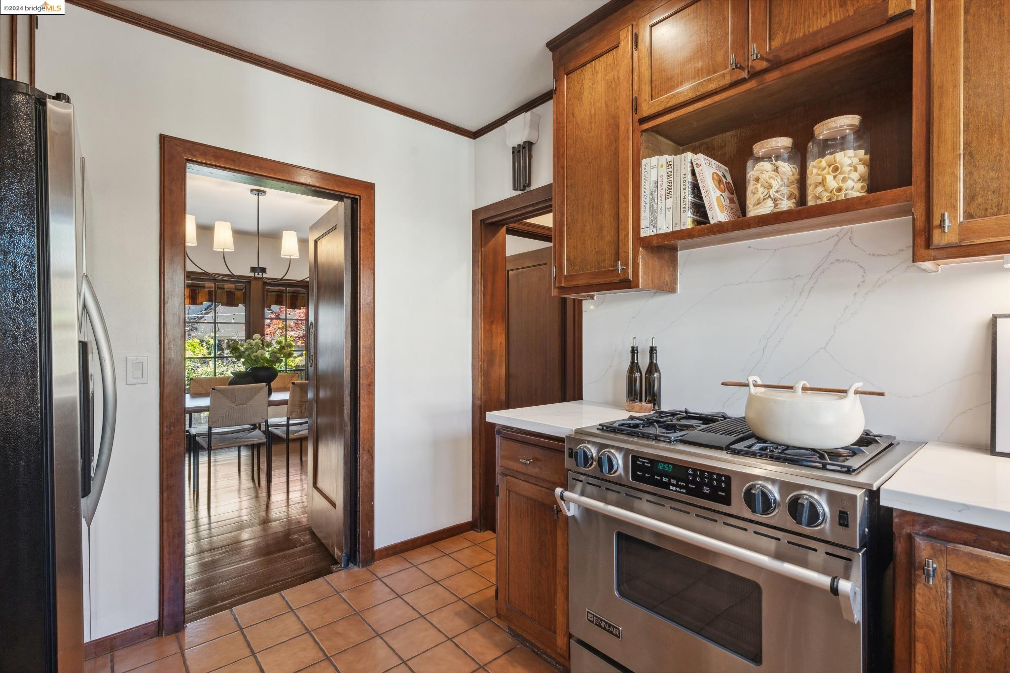 Detail Gallery Image 23 of 60 For 570 Glen Drive, San Leandro,  CA 94577 - 3 Beds | 2 Baths