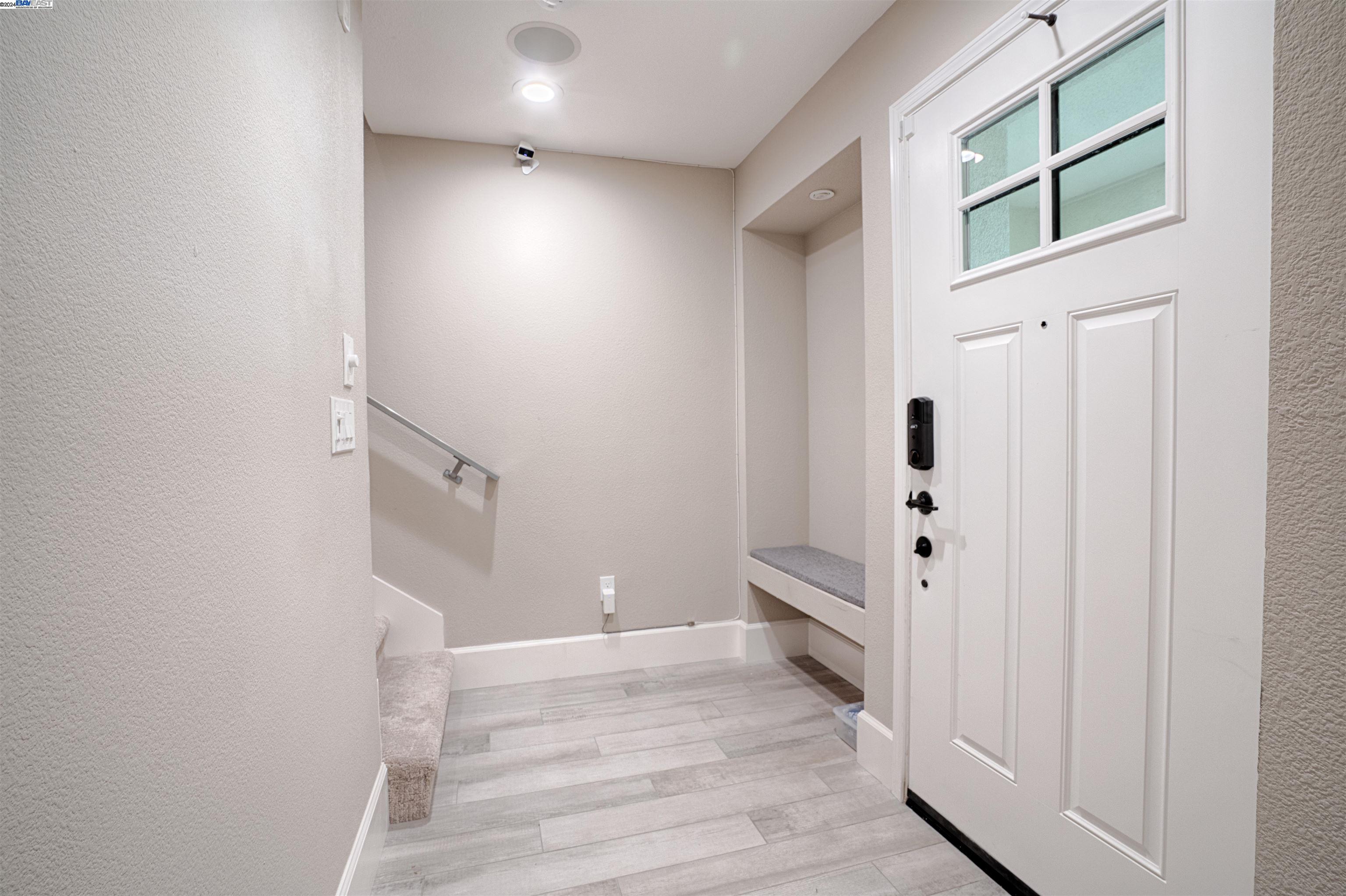 Detail Gallery Image 3 of 38 For 360 E 28th Ave, San Mateo,  CA 94403 - 2 Beds | 2/1 Baths