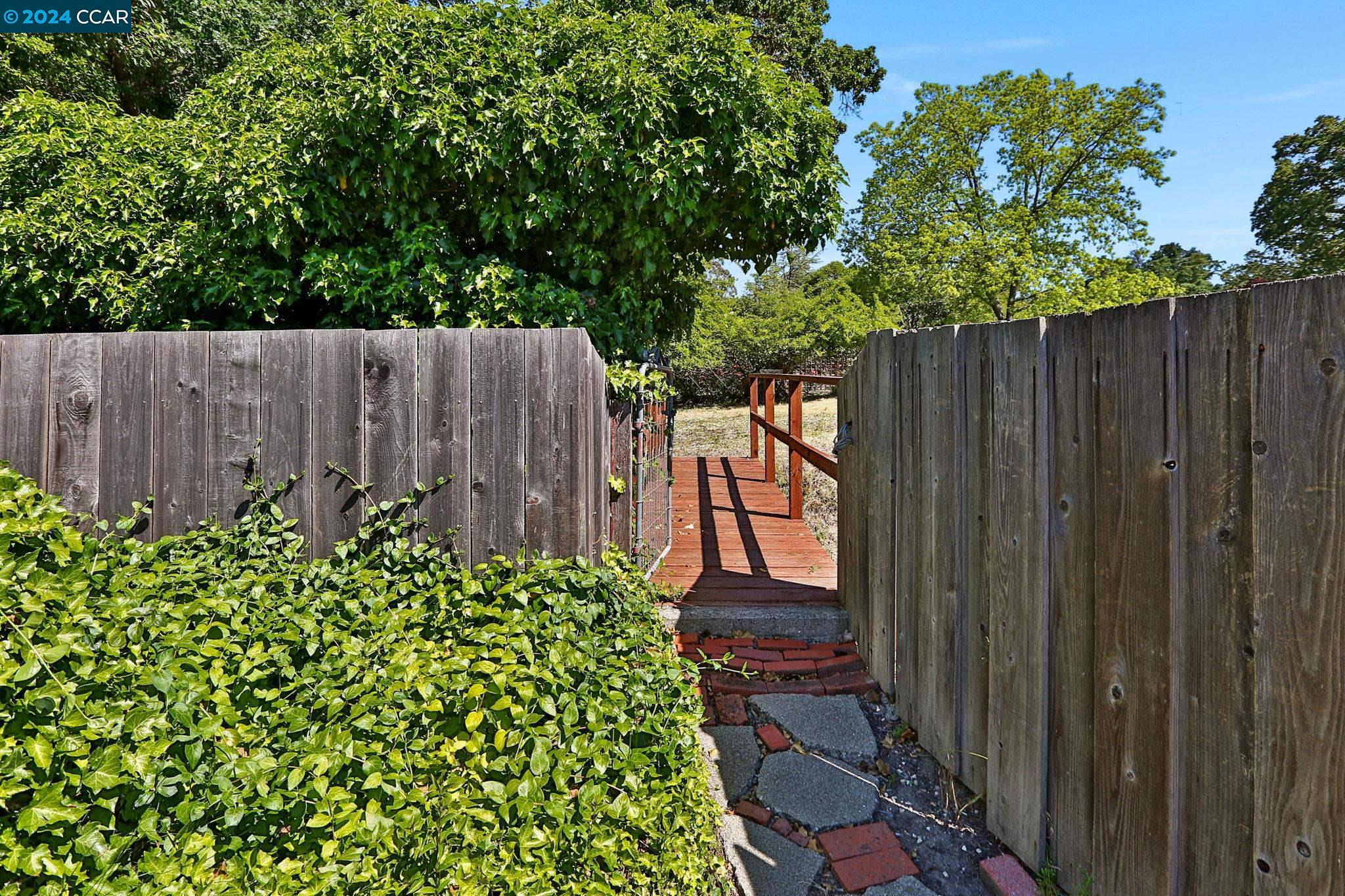 Detail Gallery Image 24 of 31 For 1232 Lindell Dr, Walnut Creek,  CA 94596 - 3 Beds | 1 Baths
