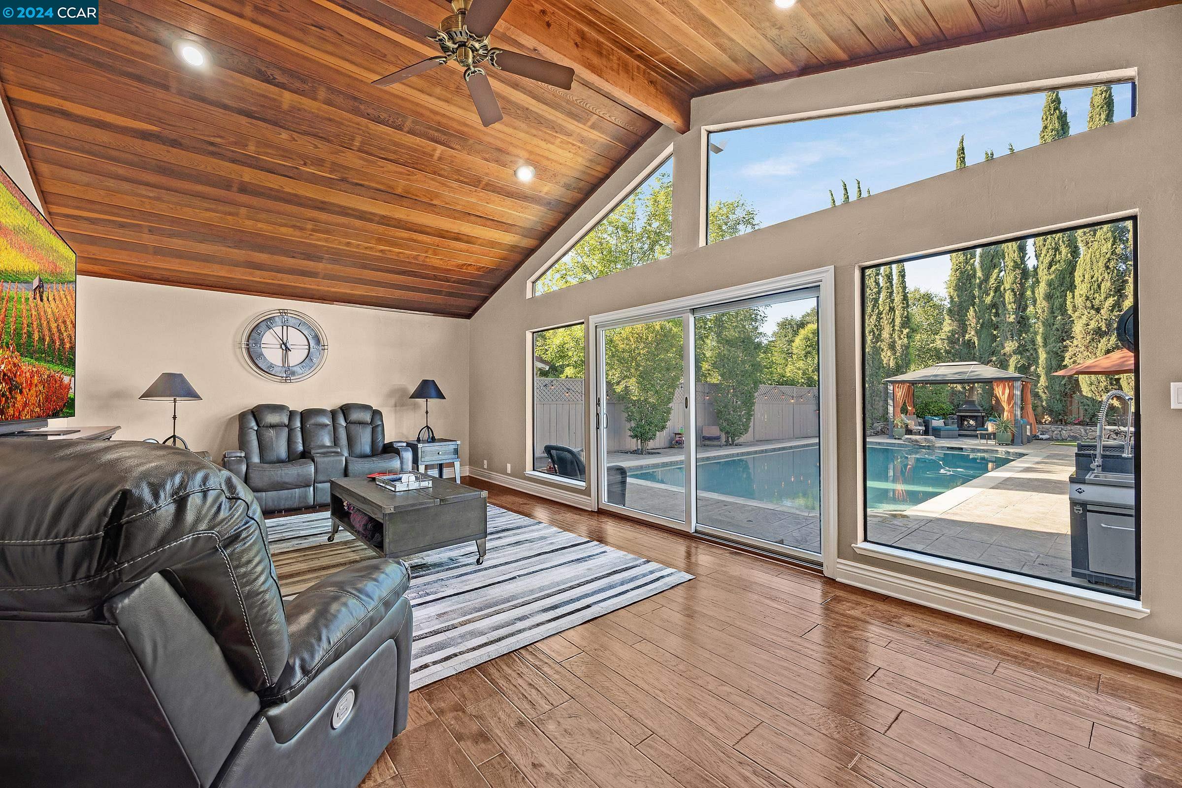 Detail Gallery Image 13 of 51 For 3306 Whitehaven Dr, Walnut Creek,  CA 94598 - 4 Beds | 2/1 Baths