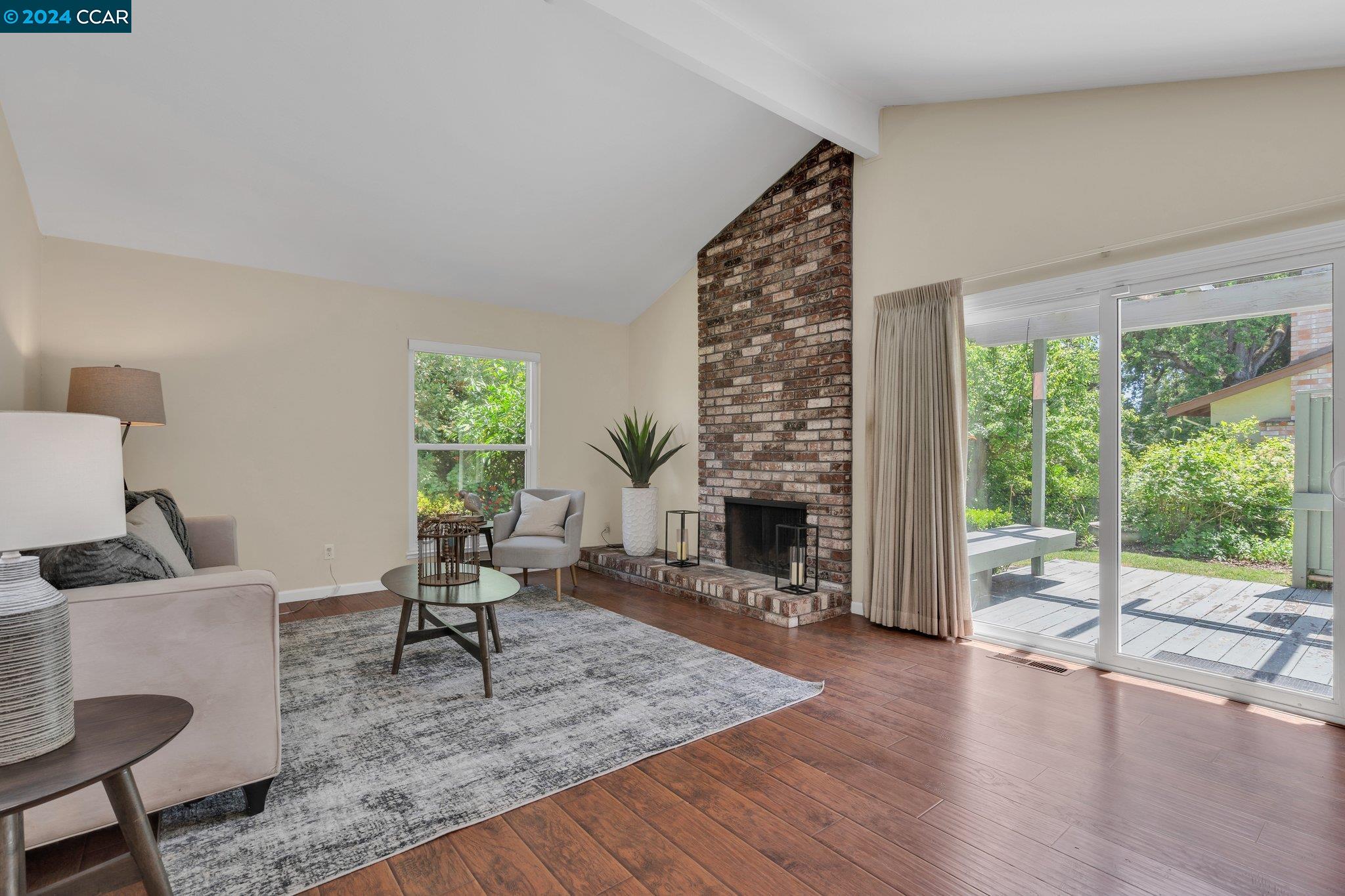 Detail Gallery Image 2 of 24 For 224 Rainbow Ln, Pleasant Hill,  CA 94523 - 4 Beds | 2 Baths
