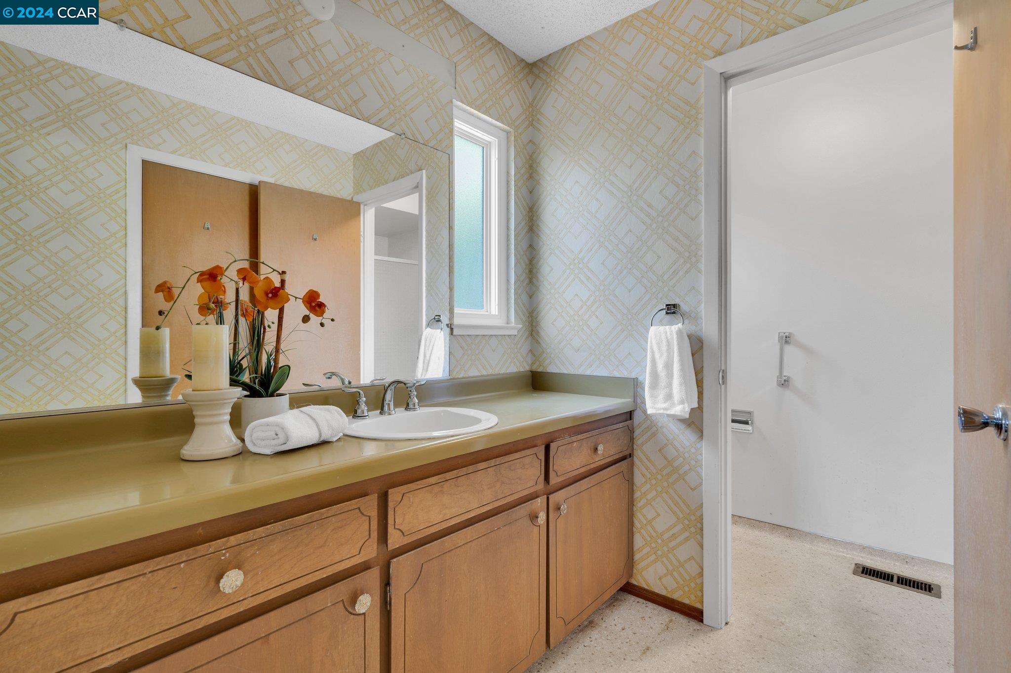 Detail Gallery Image 12 of 24 For 224 Rainbow Ln, Pleasant Hill,  CA 94523 - 4 Beds | 2 Baths