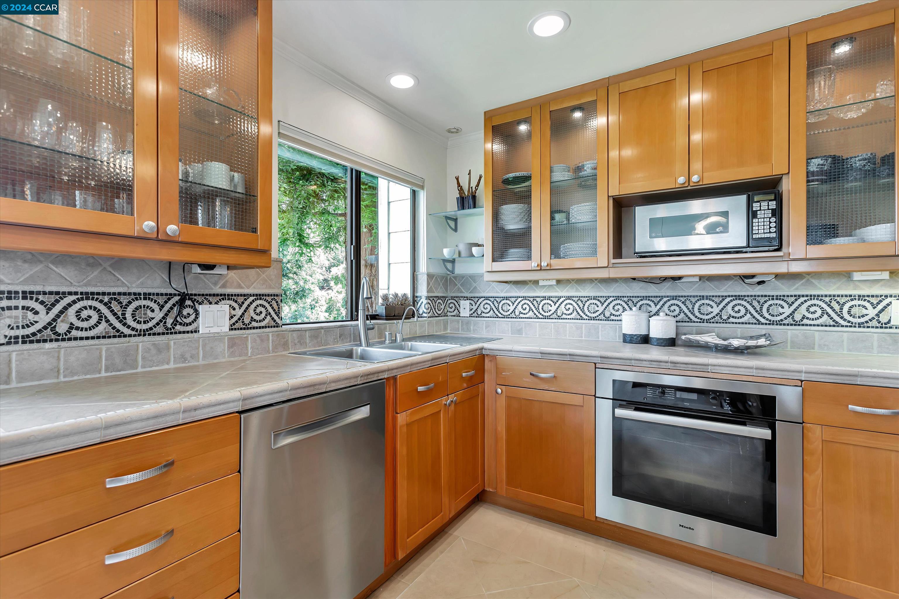 Detail Gallery Image 9 of 53 For 1755 Spyglass Ln, Moraga,  CA 94556 - 4 Beds | 2/1 Baths