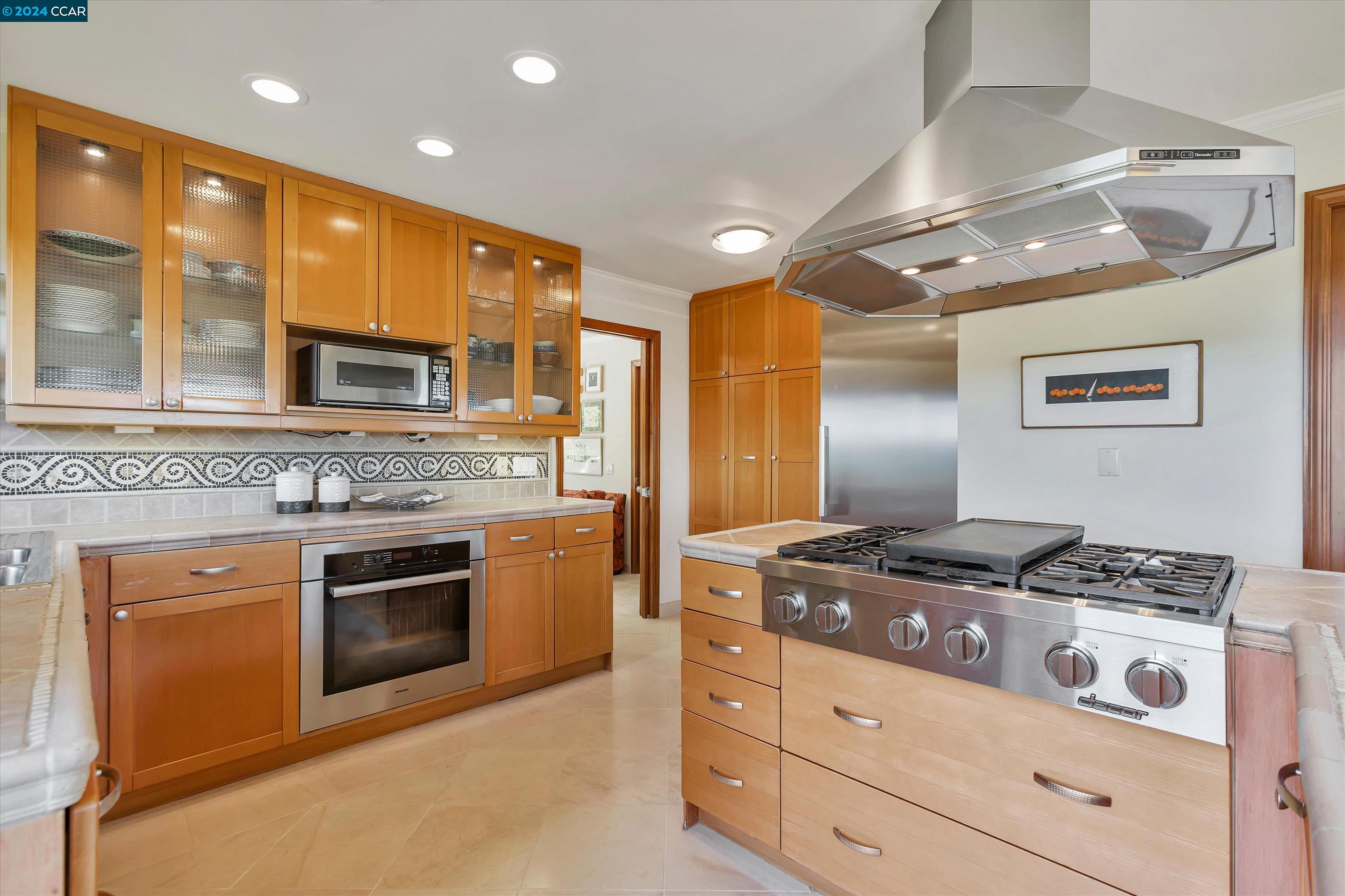 Detail Gallery Image 10 of 53 For 1755 Spyglass Ln, Moraga,  CA 94556 - 4 Beds | 2/1 Baths