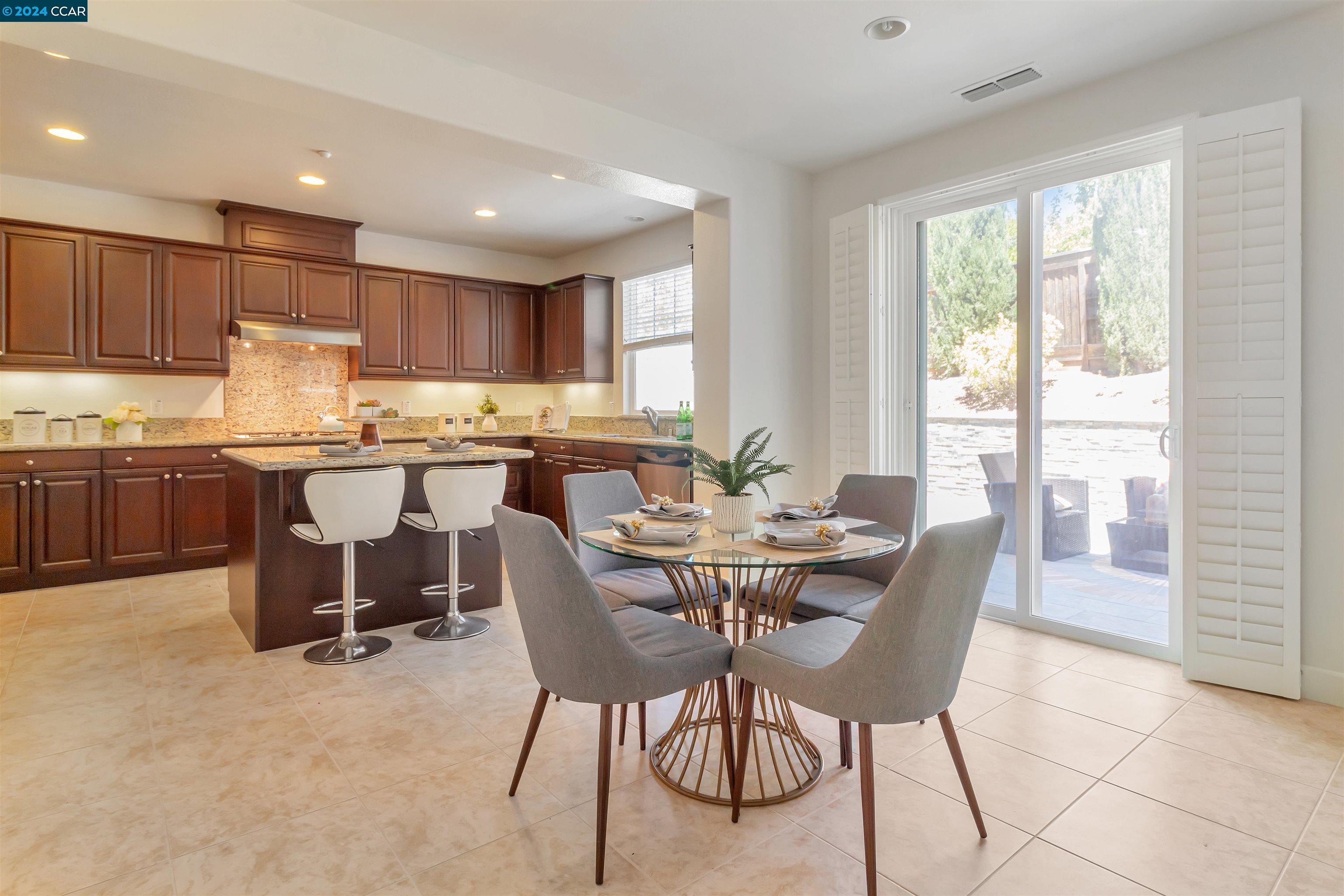 Detail Gallery Image 11 of 32 For 3753 Edgecomb Ct, Dublin,  CA 94568 - 5 Beds | 3/1 Baths