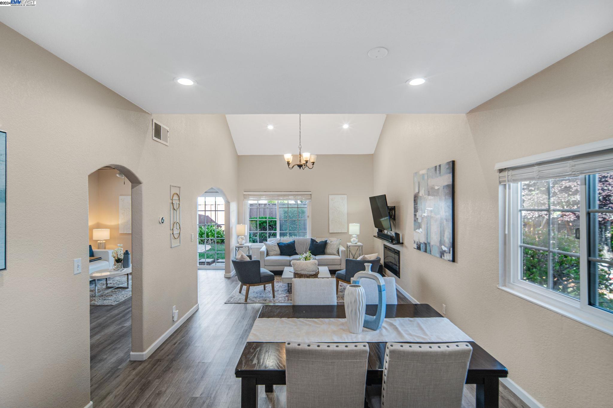 Detail Gallery Image 11 of 55 For 34324 Siward Dr, Fremont,  CA 94555 - 4 Beds | 2/1 Baths