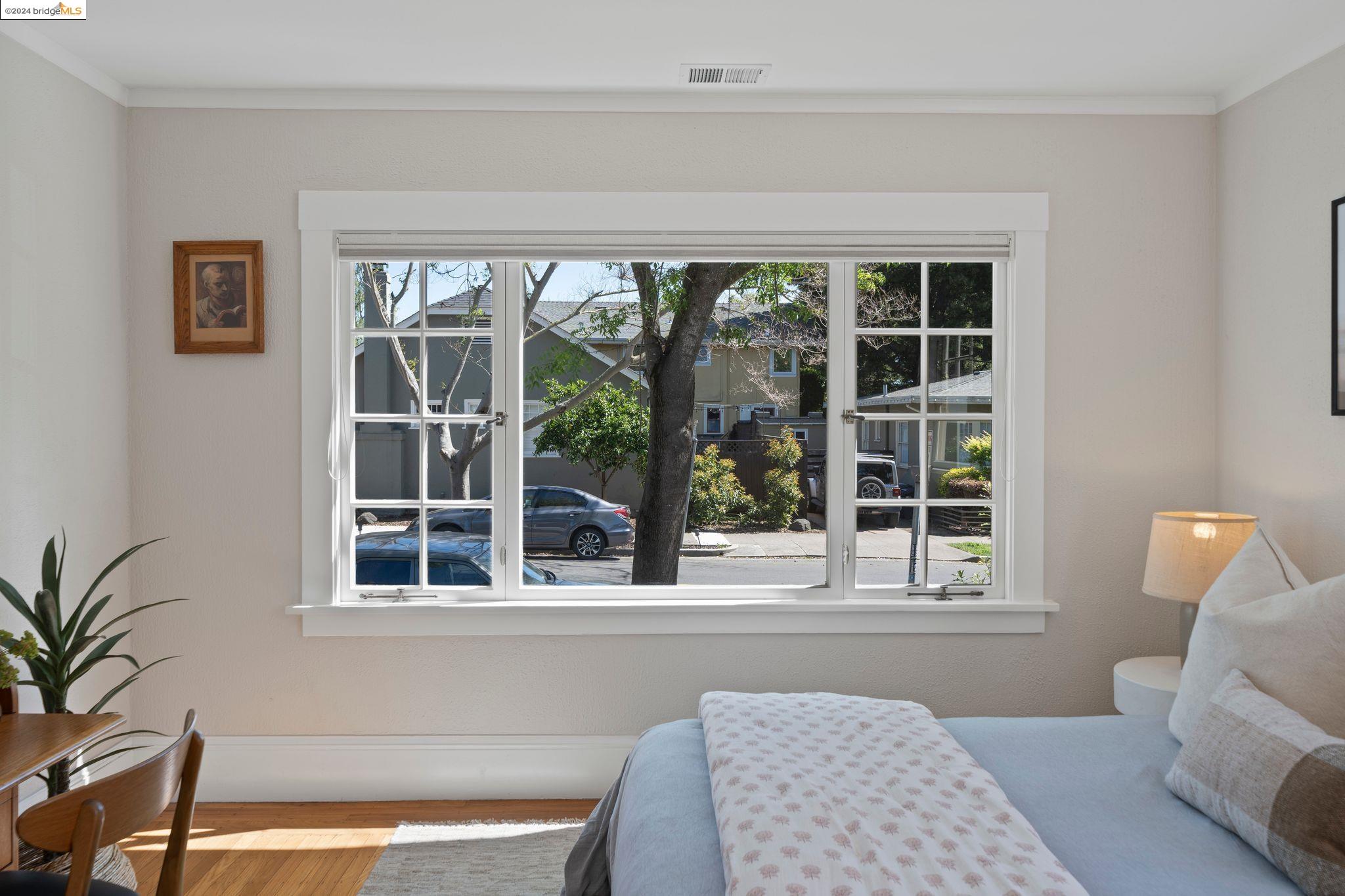 Detail Gallery Image 24 of 45 For 400 60th Street, Oakland,  CA 94609 - 2 Beds | 1 Baths