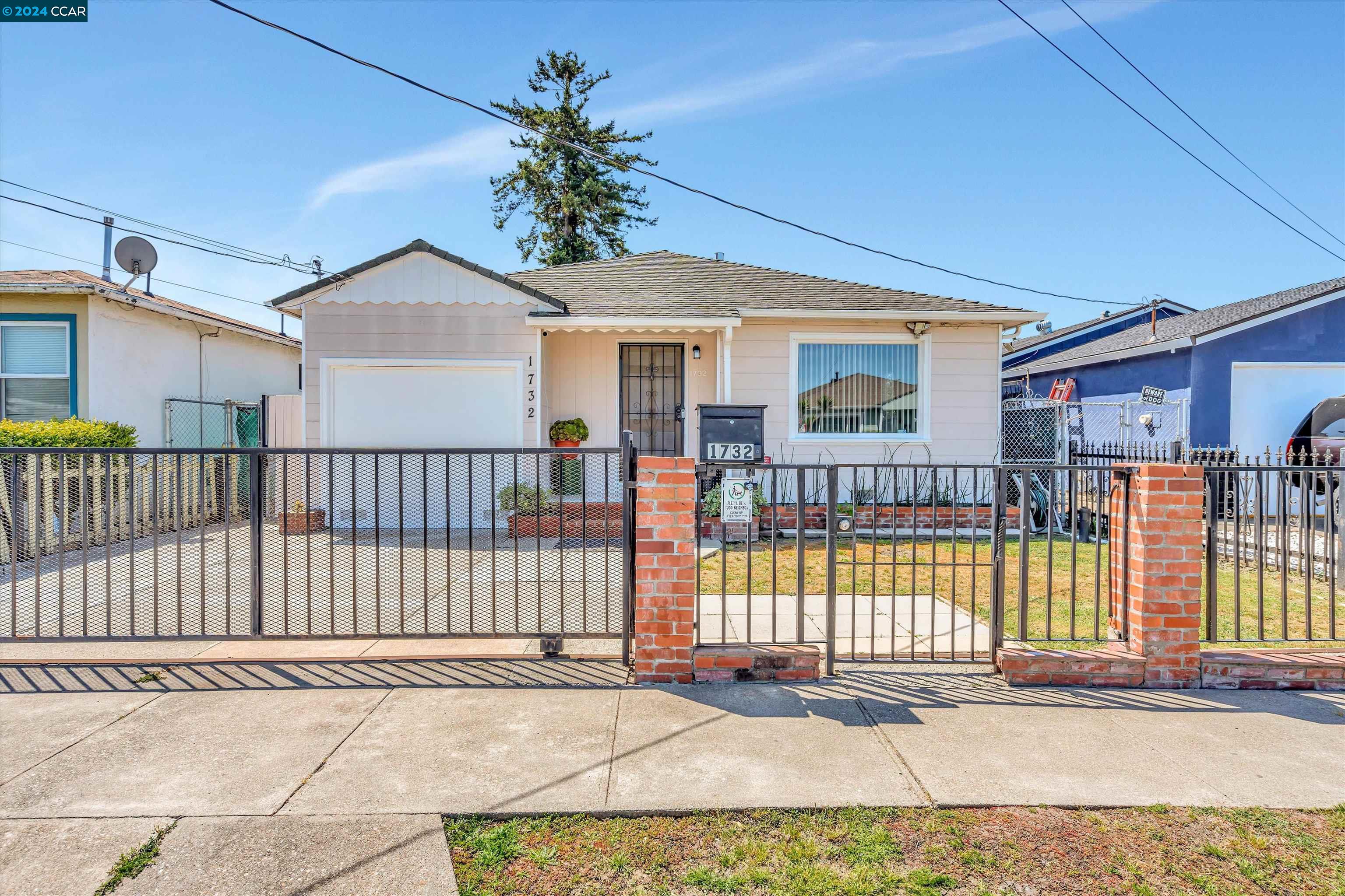 Detail Gallery Image 1 of 15 For 1732 Bush Ave, San Pablo,  CA 94806-4750 - 2 Beds | 1 Baths