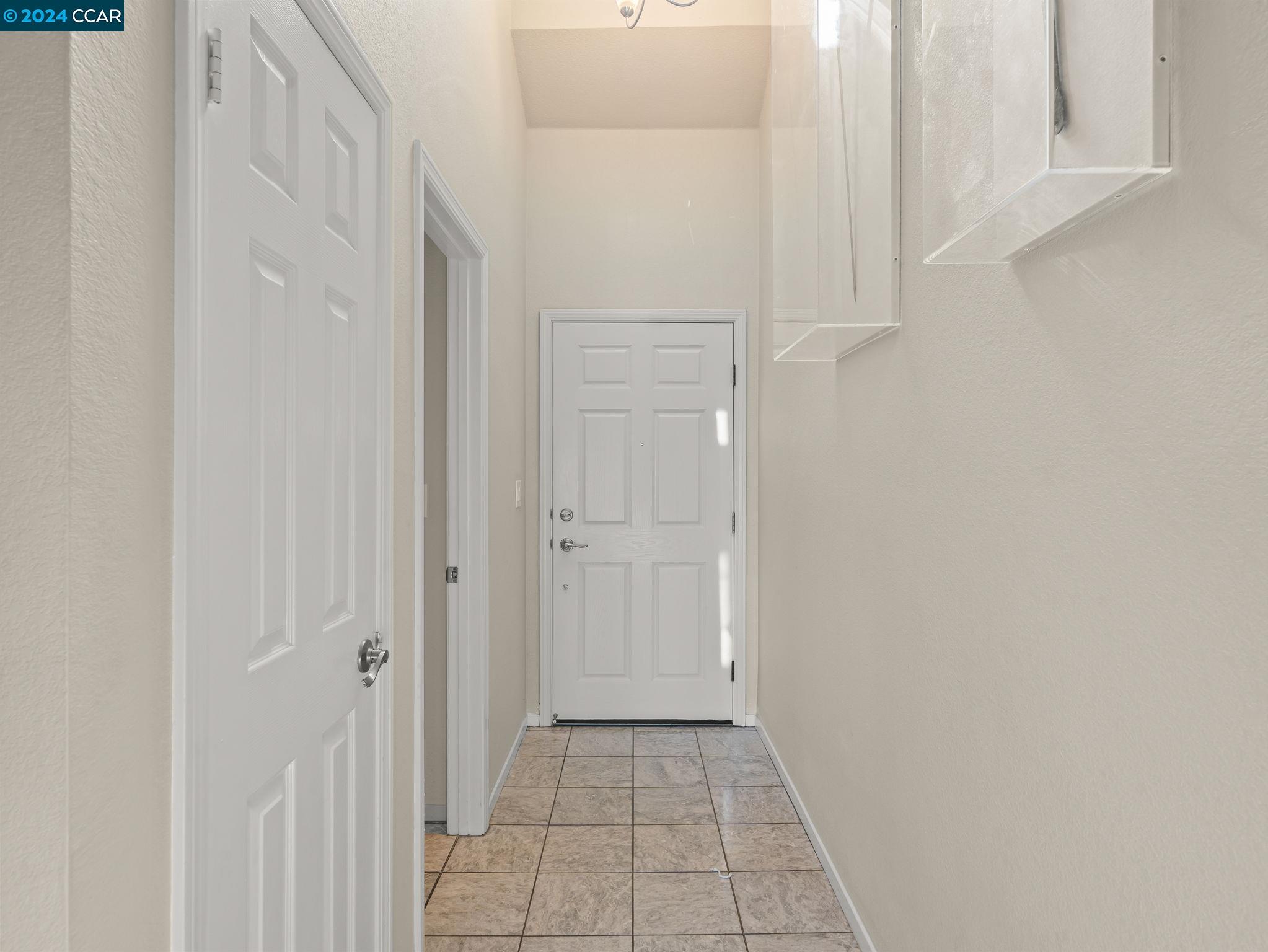 Detail Gallery Image 4 of 36 For 1282 Shell Cir, Clayton,  CA 94517 - 2 Beds | 2/1 Baths