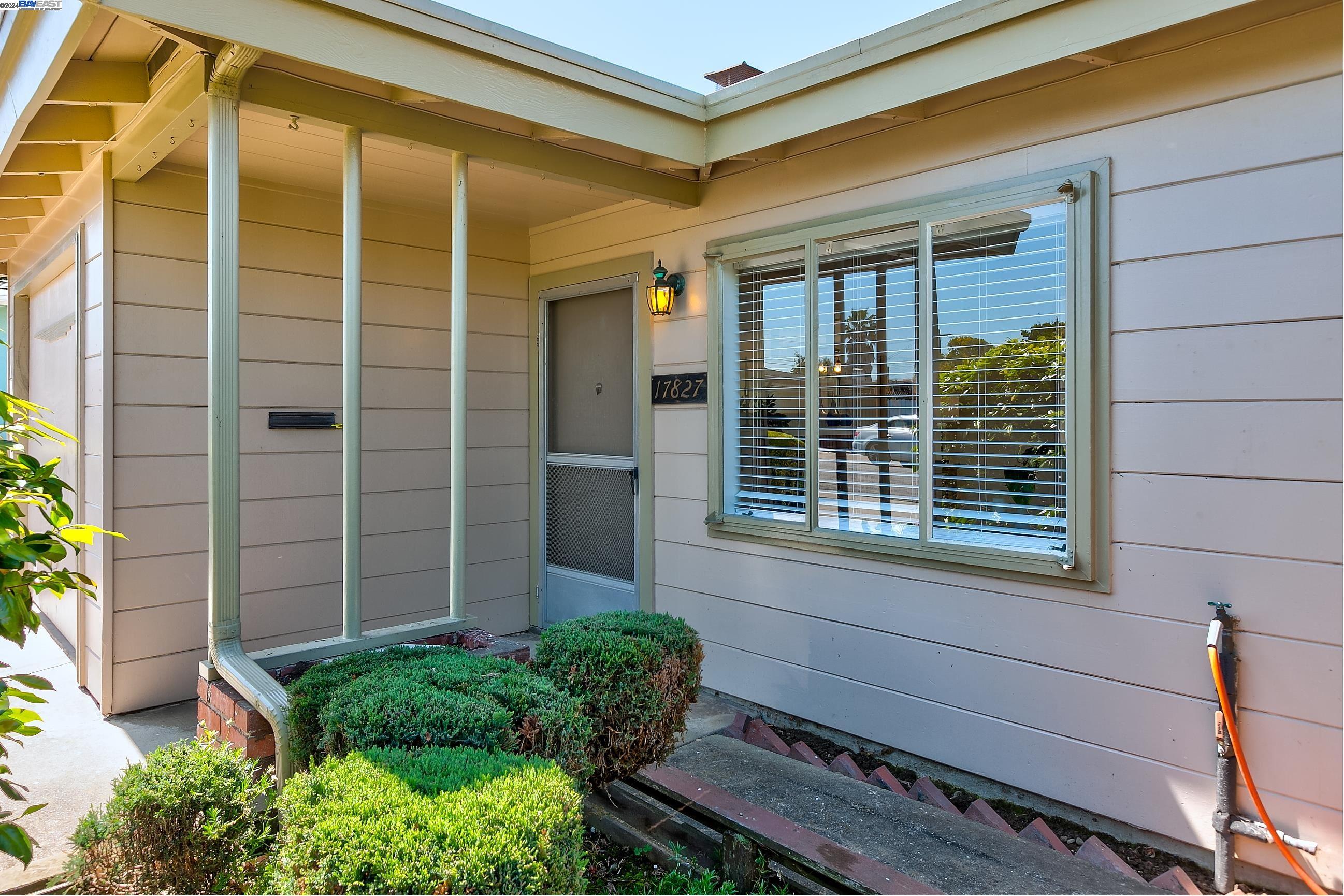 Detail Gallery Image 2 of 18 For 17827 Rainier Ave, Hayward,  CA 94541 - 2 Beds | 1 Baths