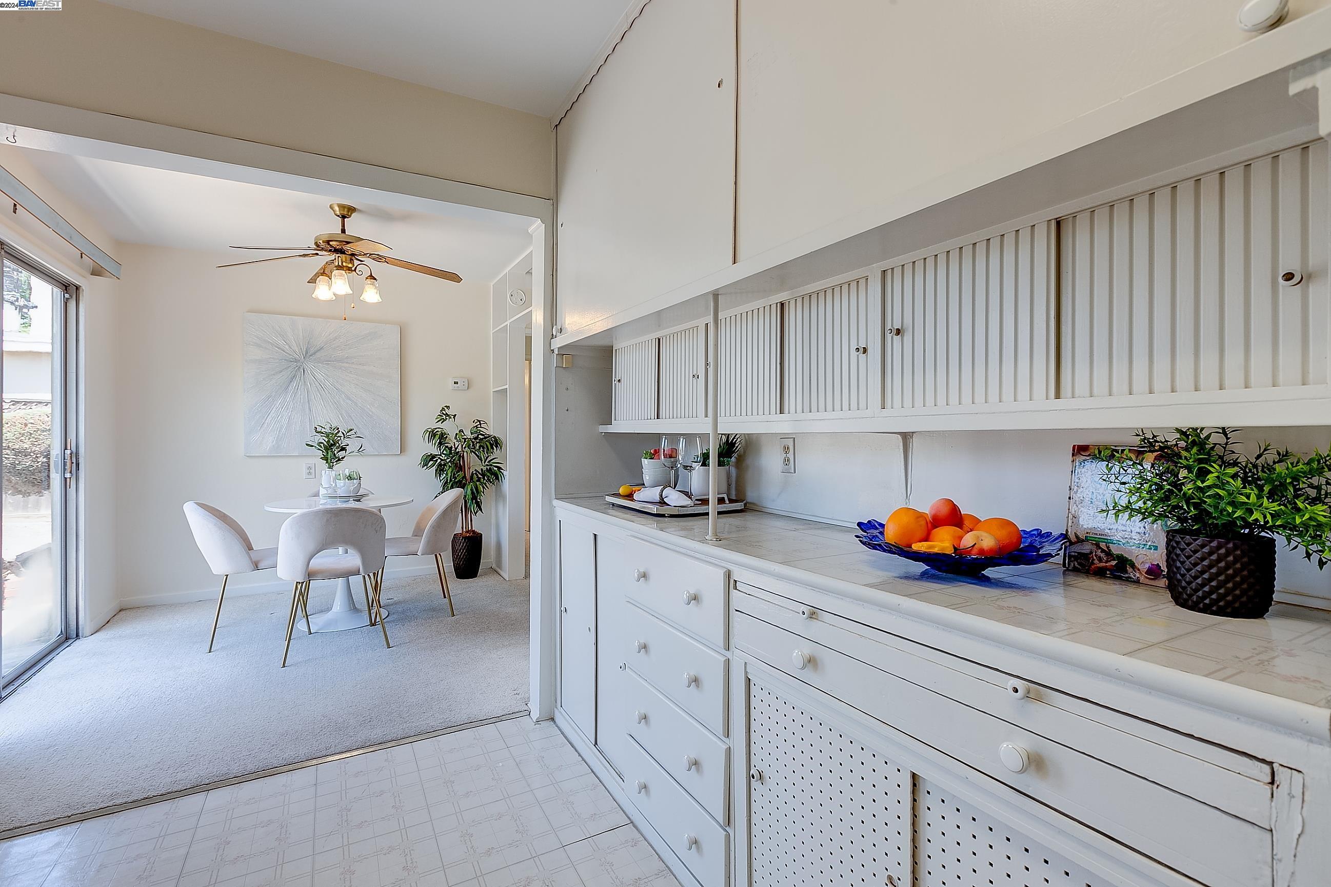 Detail Gallery Image 6 of 18 For 17827 Rainier Ave, Hayward,  CA 94541 - 2 Beds | 1 Baths