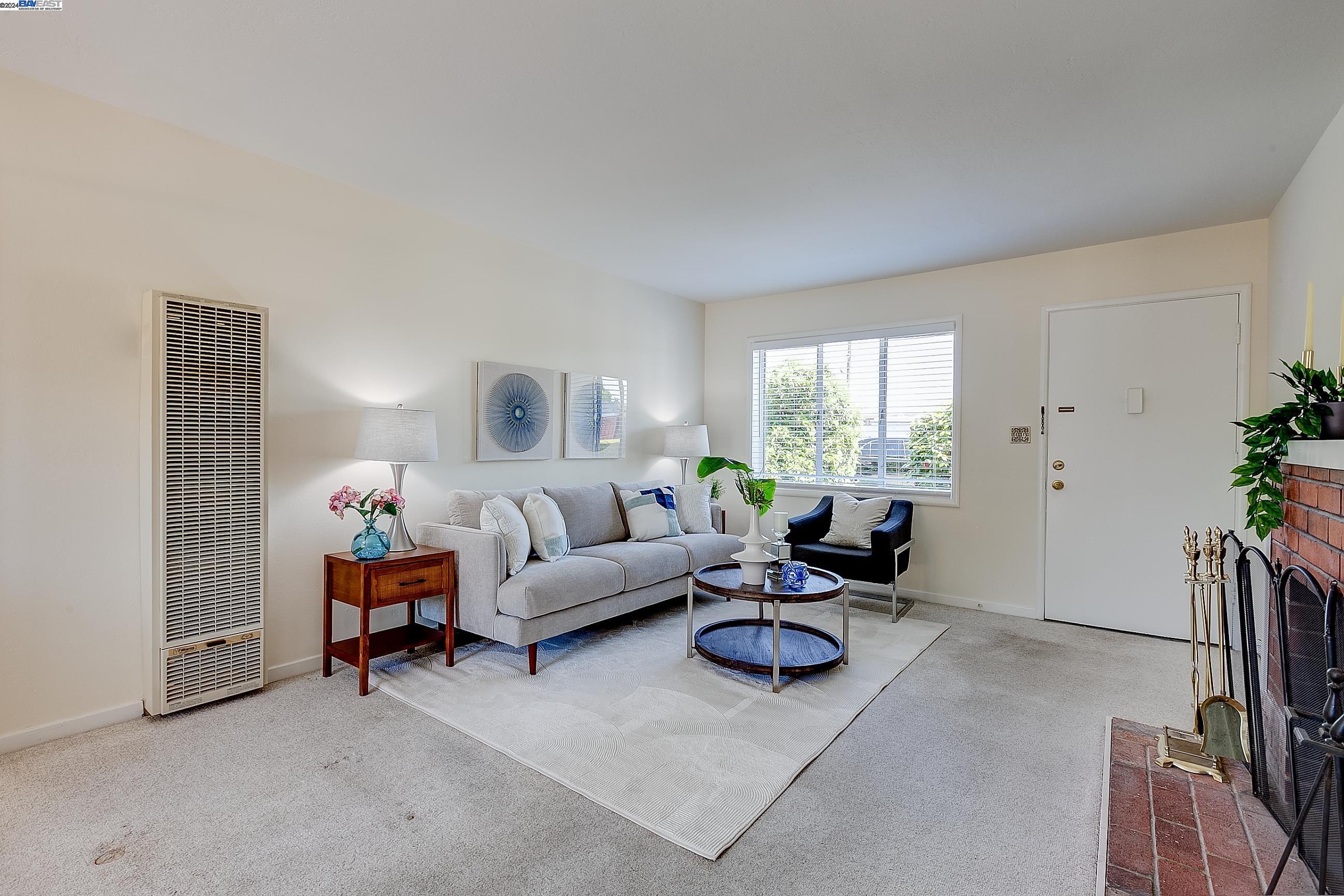 Detail Gallery Image 8 of 18 For 17827 Rainier Ave, Hayward,  CA 94541 - 2 Beds | 1 Baths