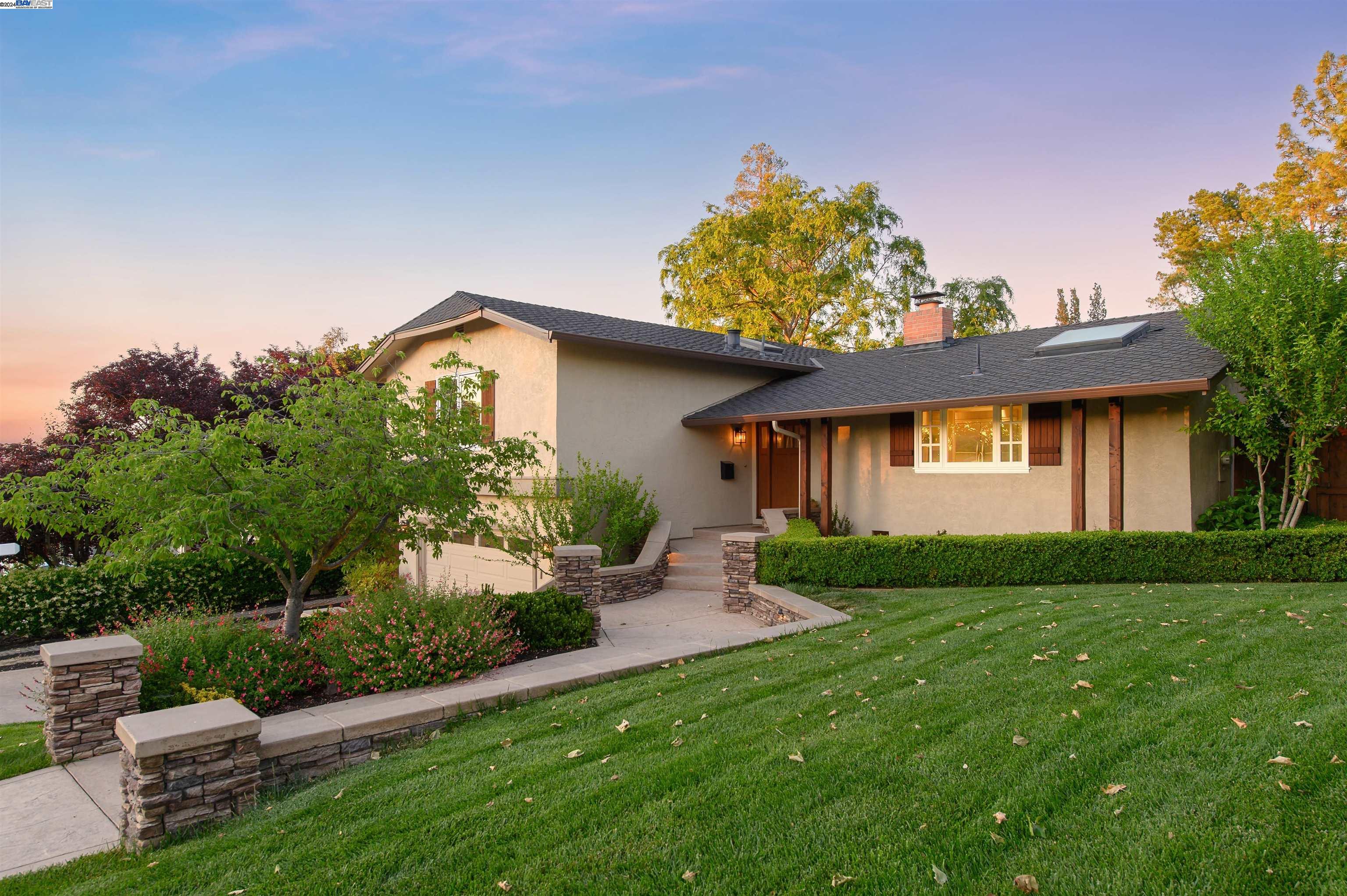 Detail Gallery Image 1 of 1 For 1024 Riesling Dr, Pleasanton,  CA 94566 - 4 Beds | 2/1 Baths