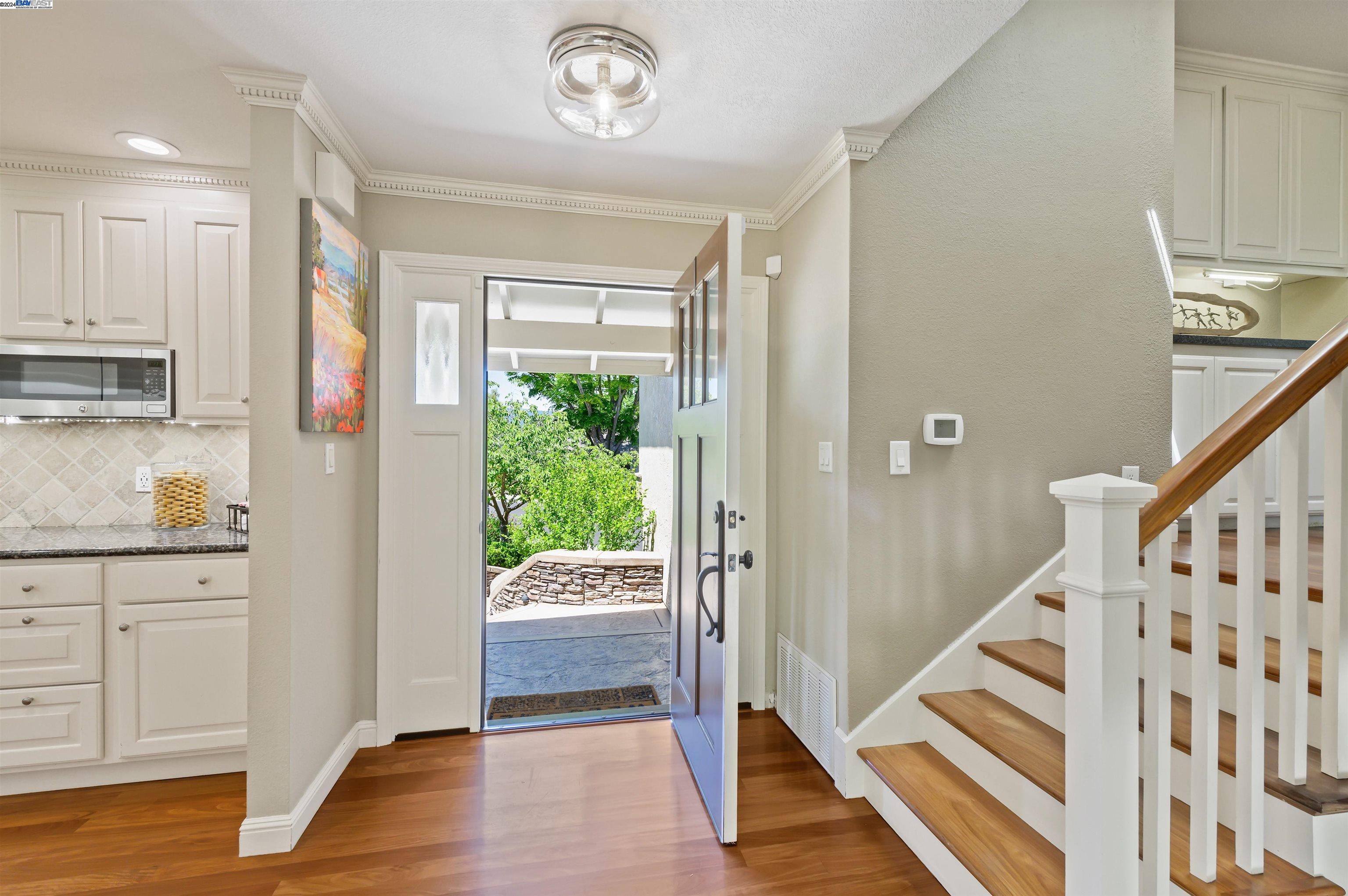 Detail Gallery Image 4 of 53 For 1024 Riesling Dr, Pleasanton,  CA 94566 - 4 Beds | 2/1 Baths