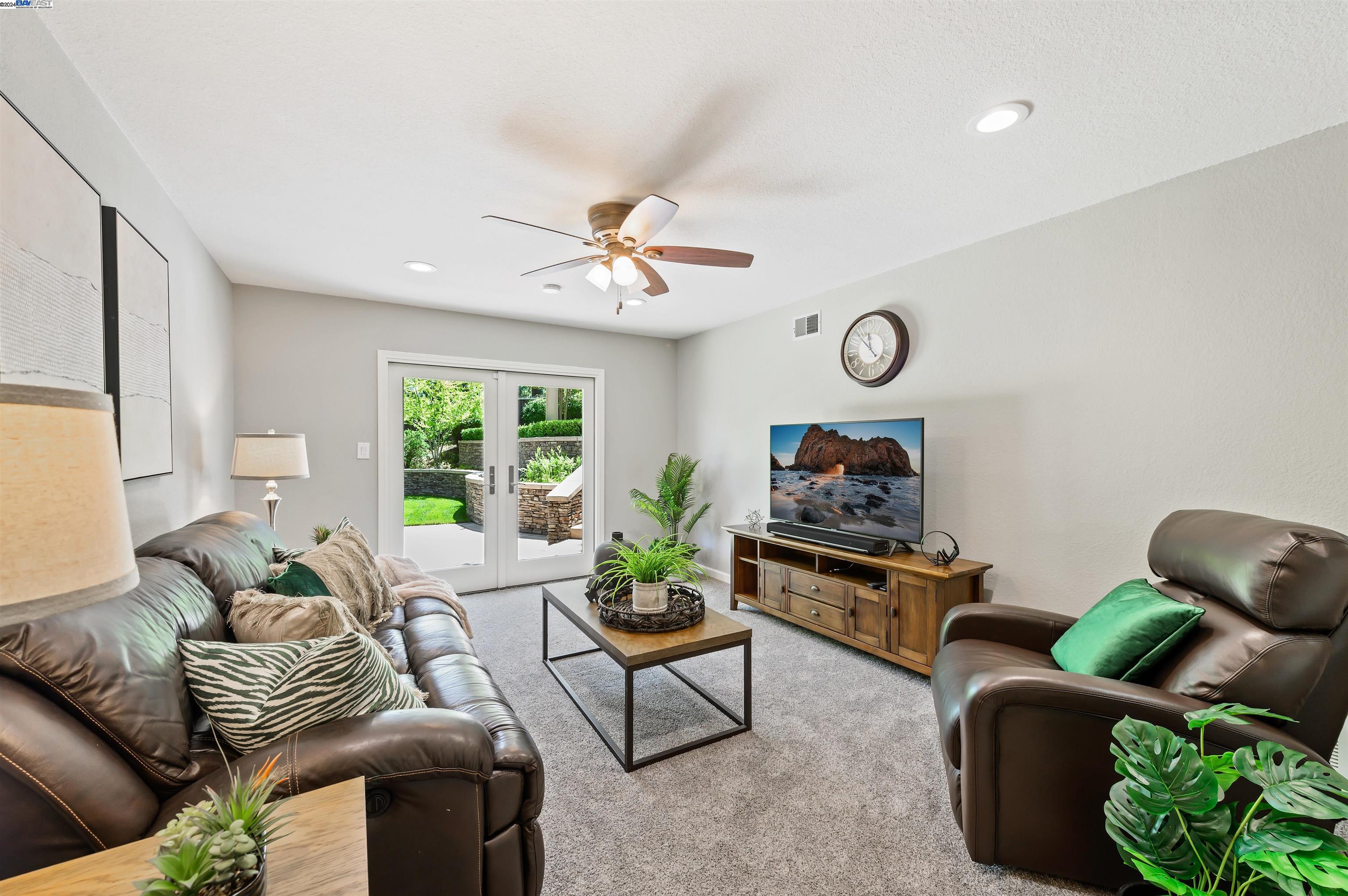 Detail Gallery Image 30 of 53 For 1024 Riesling Dr, Pleasanton,  CA 94566 - 4 Beds | 2/1 Baths