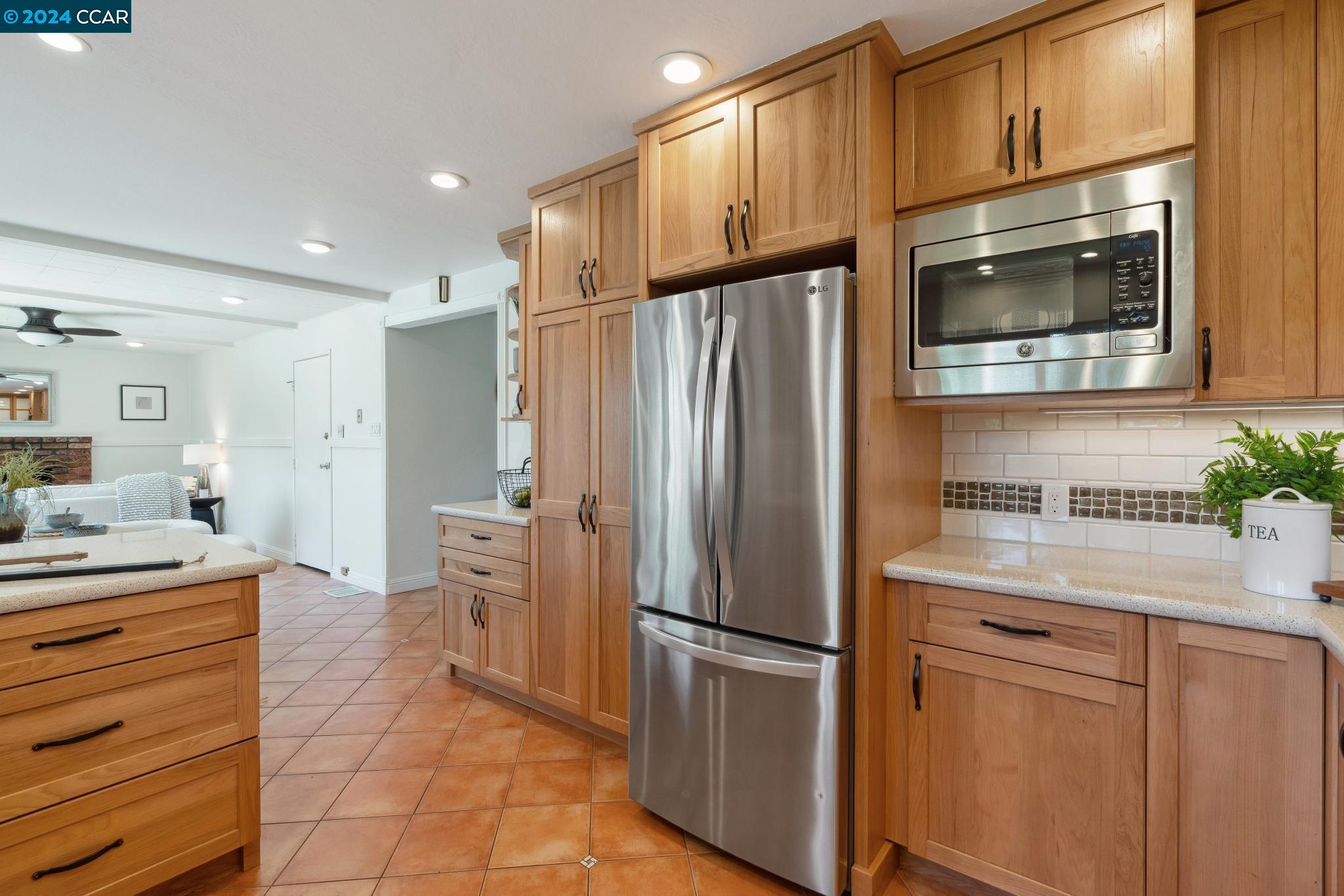 Detail Gallery Image 14 of 41 For 828 Ryan Ct, Concord,  CA 94518 - 3 Beds | 2 Baths