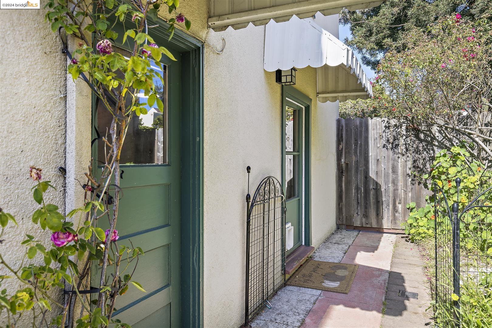 Detail Gallery Image 32 of 51 For 917 Cerrito St, Albany,  CA 94706 - 3 Beds | 1/1 Baths