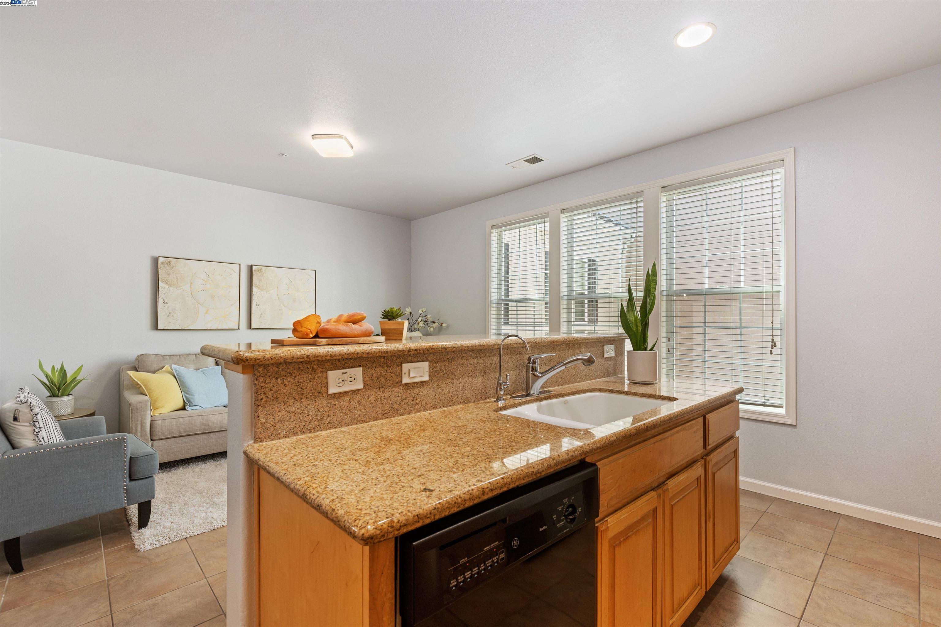 Detail Gallery Image 15 of 36 For 3626 Whitworth Drive, Dublin,  CA 94568 - 3 Beds | 2/1 Baths